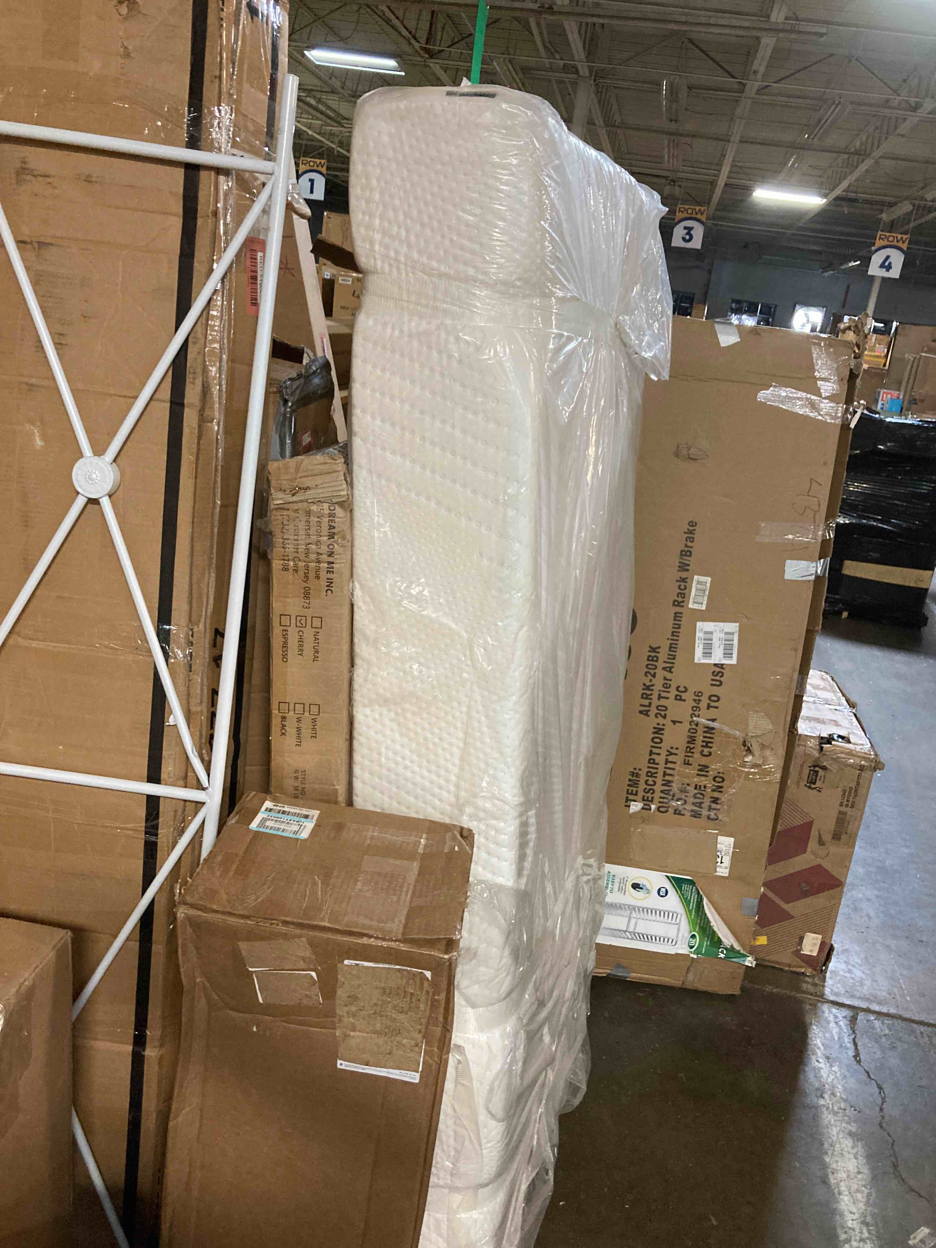 https://s3.amazonaws.com/lotting-images-prod/phillipi/RED5190474_1688155914955.jpeg
