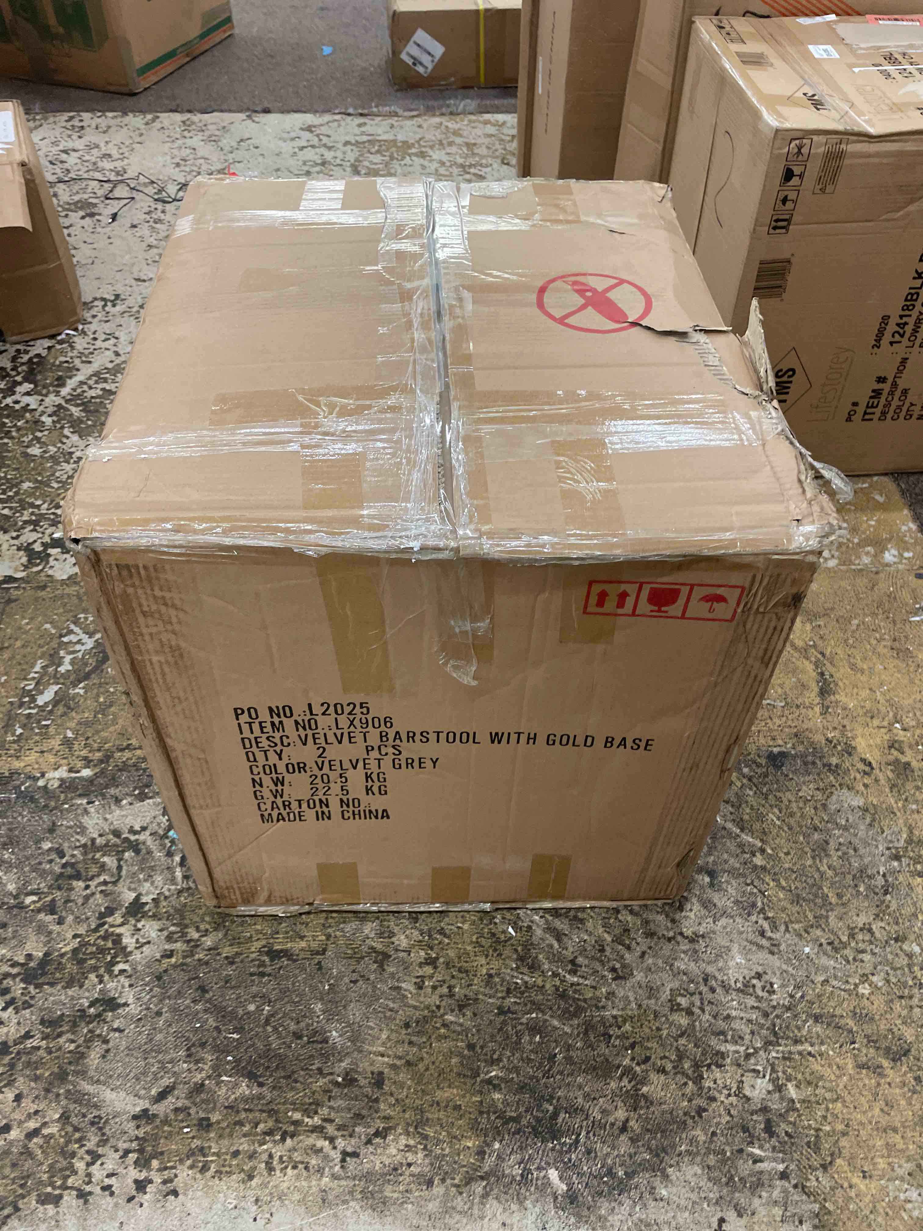 https://s3.amazonaws.com/lotting-images-prod/phillipi/RED5588037_1728959747592.jpeg