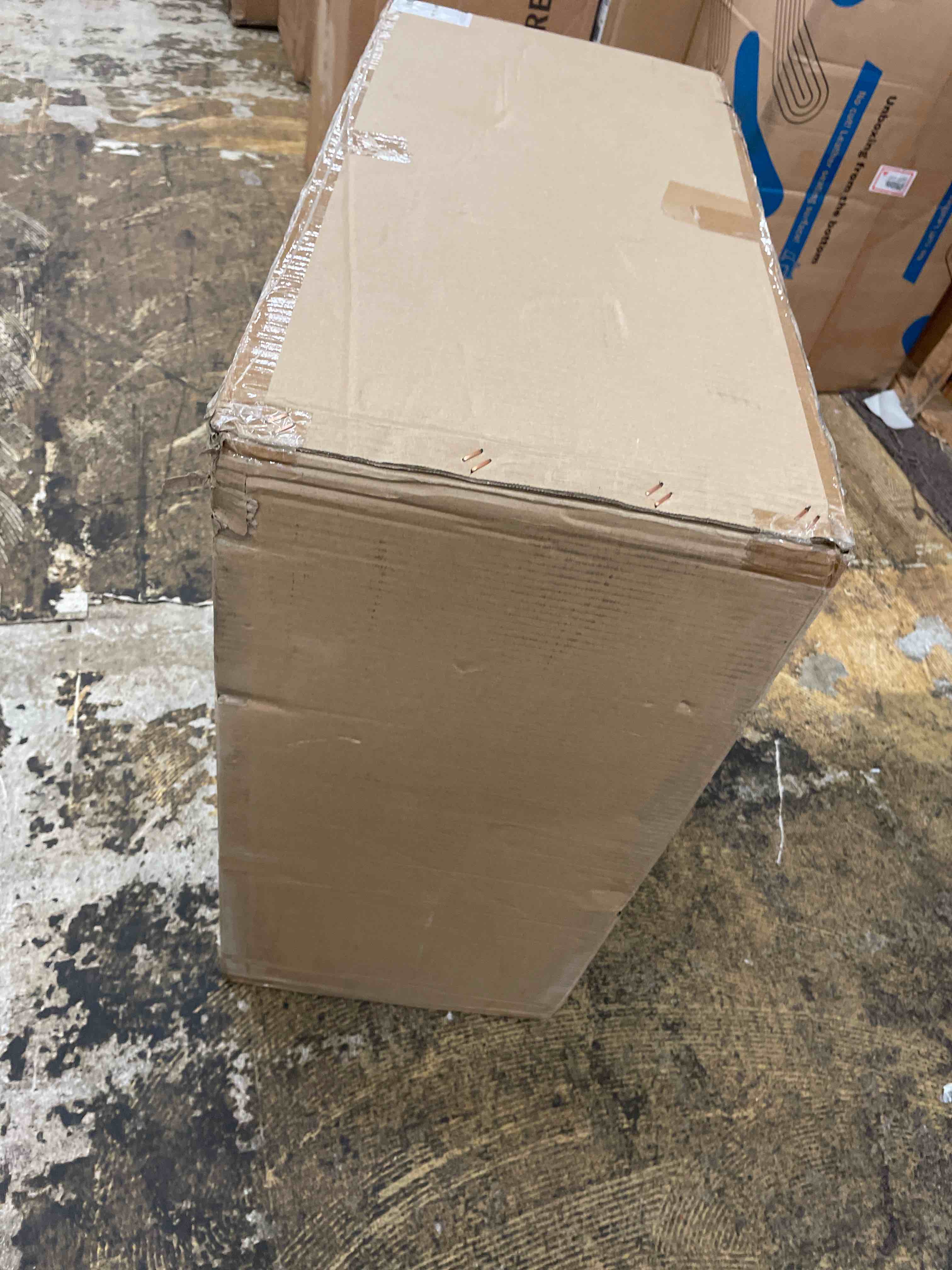 https://s3.amazonaws.com/lotting-images-prod/phillipi/RED5588081_1729188569582.jpeg
