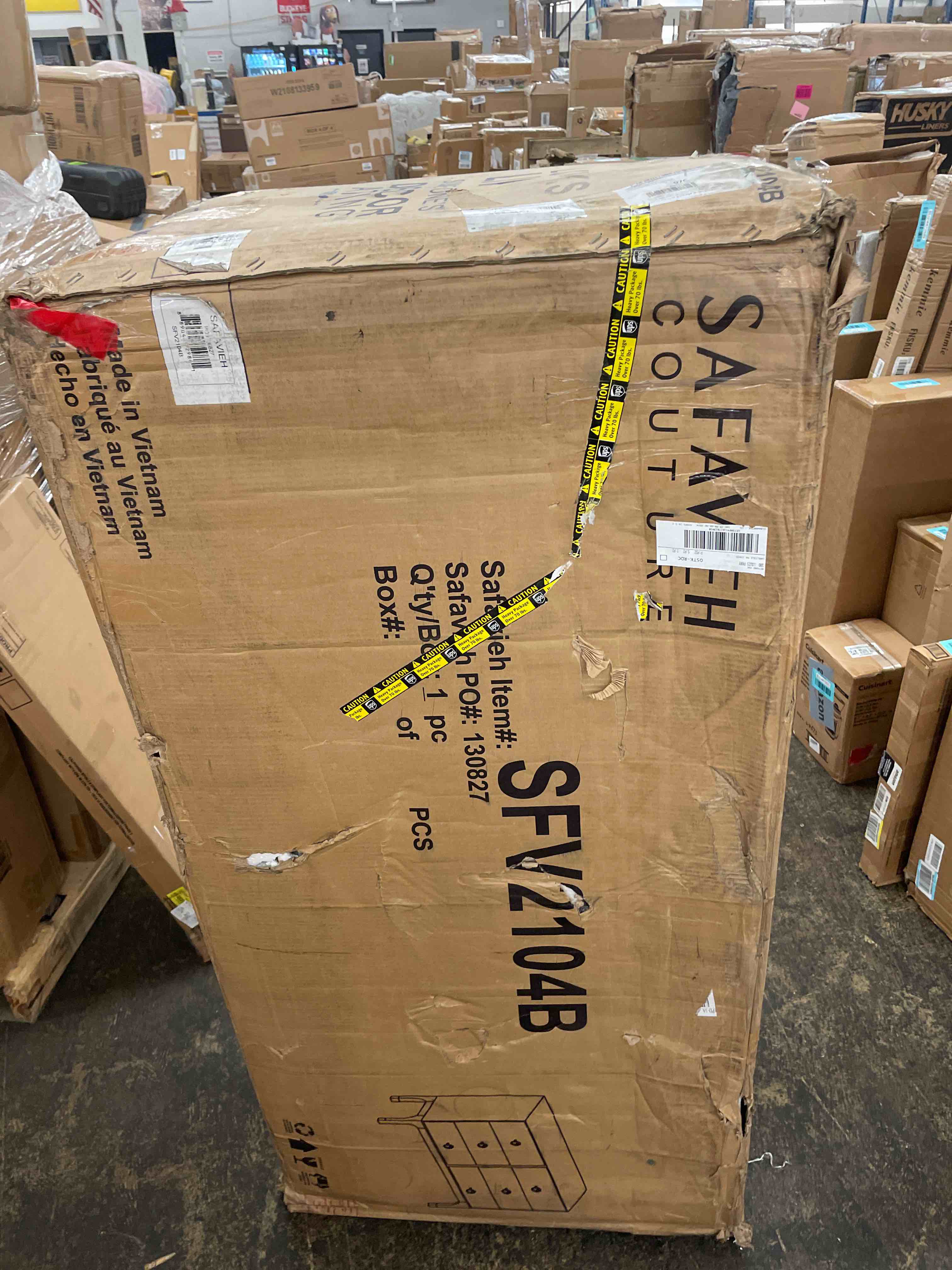 https://s3.amazonaws.com/lotting-images-prod/phillipi/RED5588104_1729196000816.jpeg