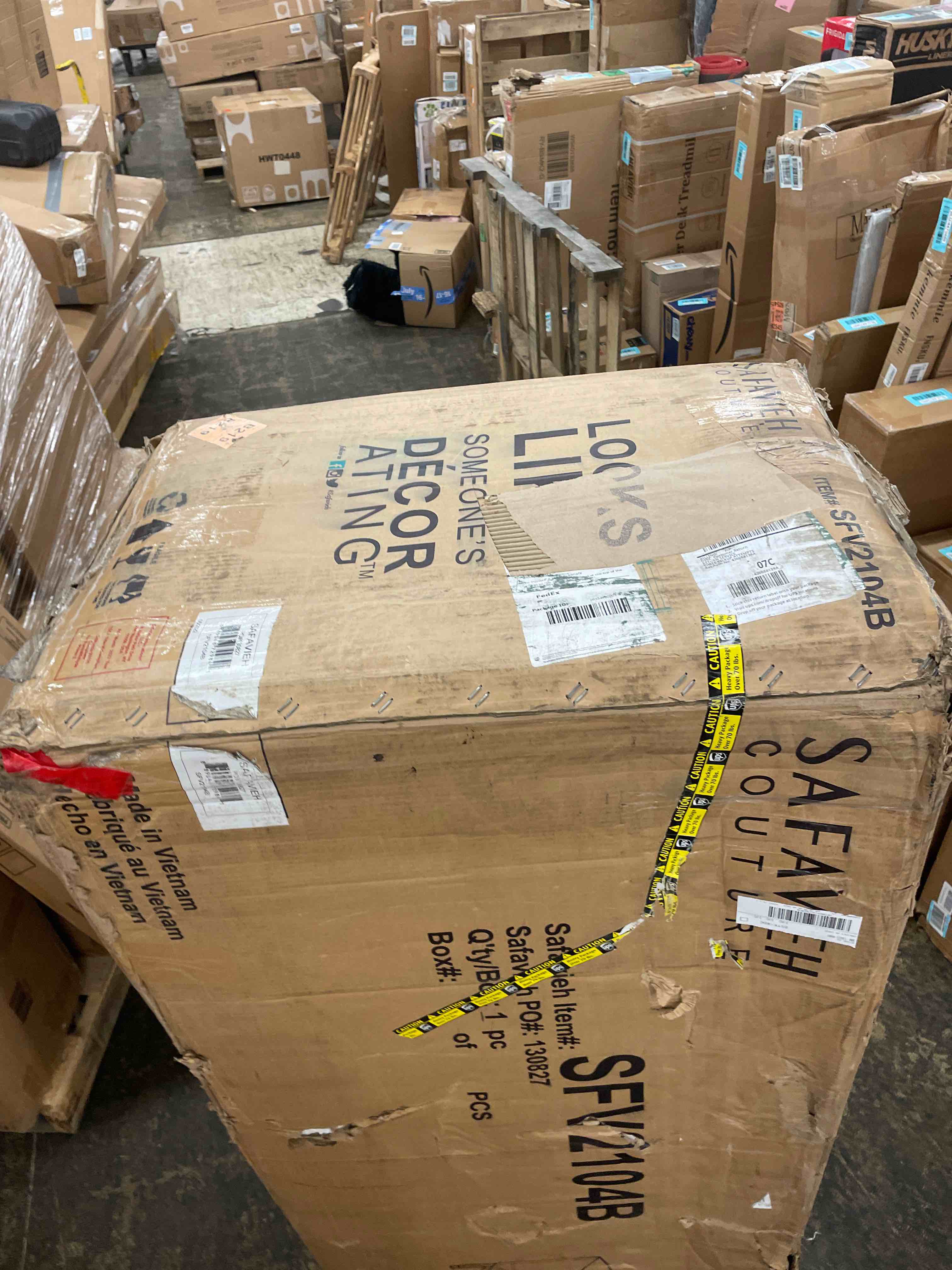 https://s3.amazonaws.com/lotting-images-prod/phillipi/RED5588104_1729196002233.jpeg