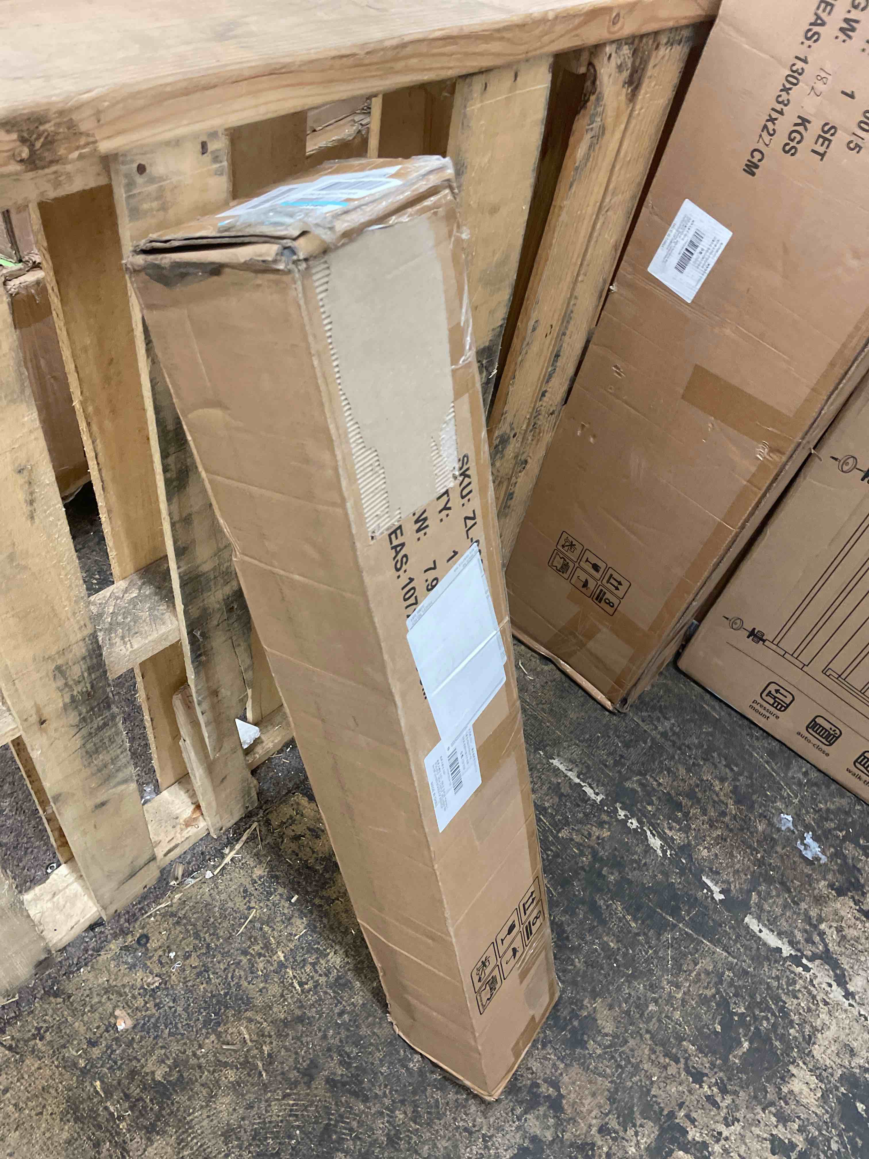 https://s3.amazonaws.com/lotting-images-prod/phillipi/RED5588366_1729662132440.jpeg