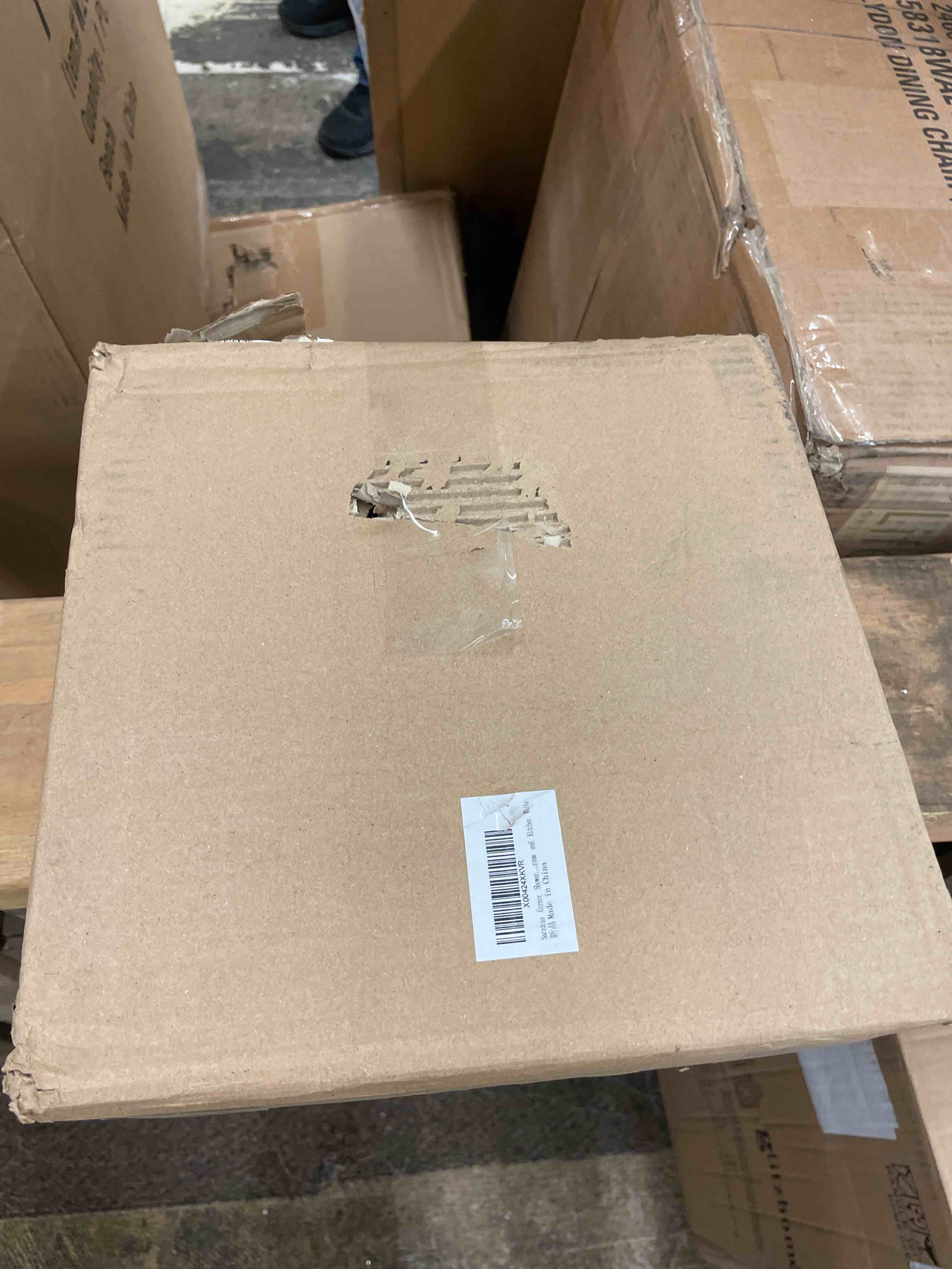 https://s3.amazonaws.com/lotting-images-prod/phillipi/RED5588434_1730397992448.jpeg
