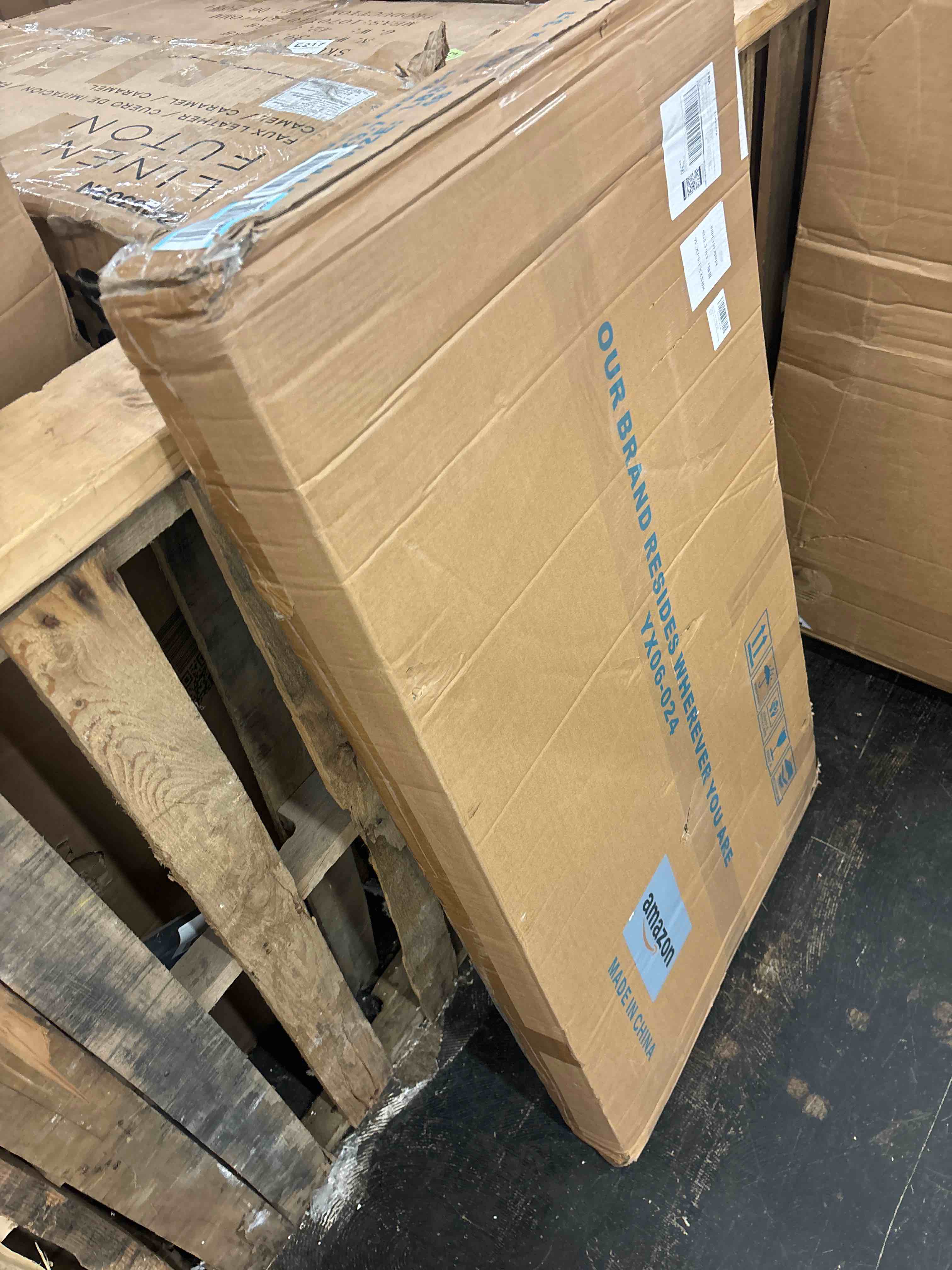 https://s3.amazonaws.com/lotting-images-prod/phillipi/RED5588619_1731061143203.jpeg