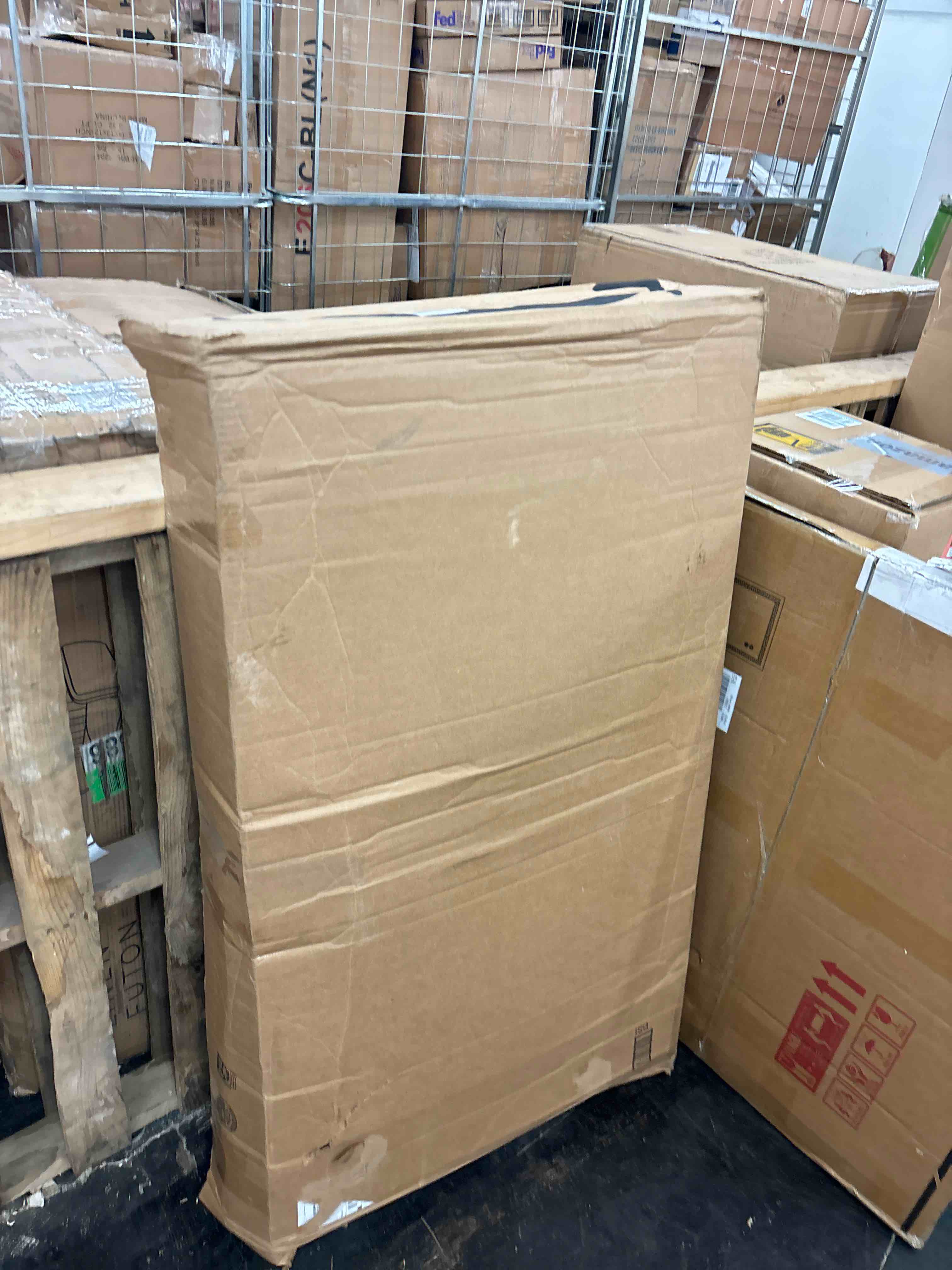 https://s3.amazonaws.com/lotting-images-prod/phillipi/RED5588620_1731061069879.jpeg