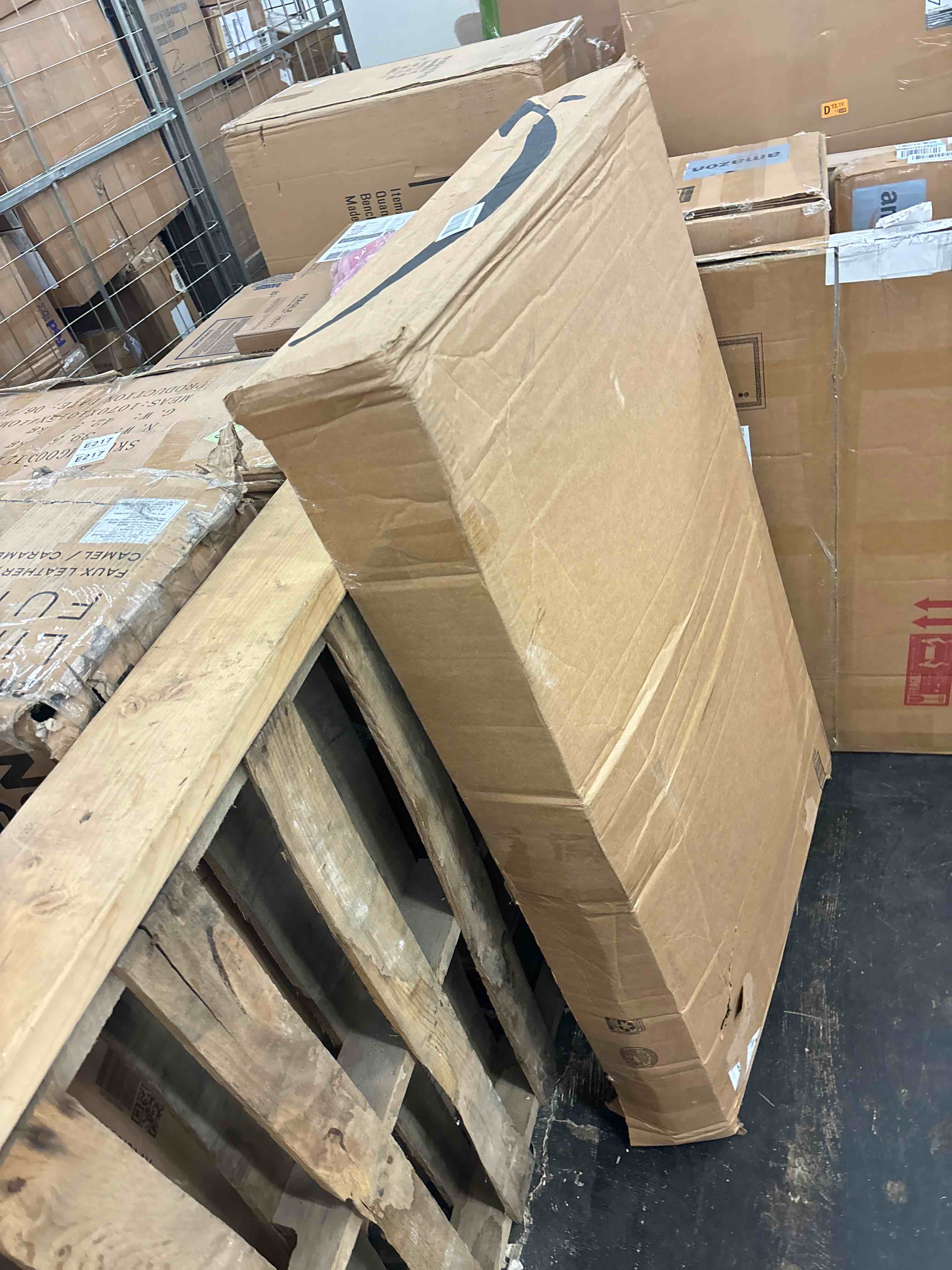 https://s3.amazonaws.com/lotting-images-prod/phillipi/RED5588620_1731061071599.jpeg