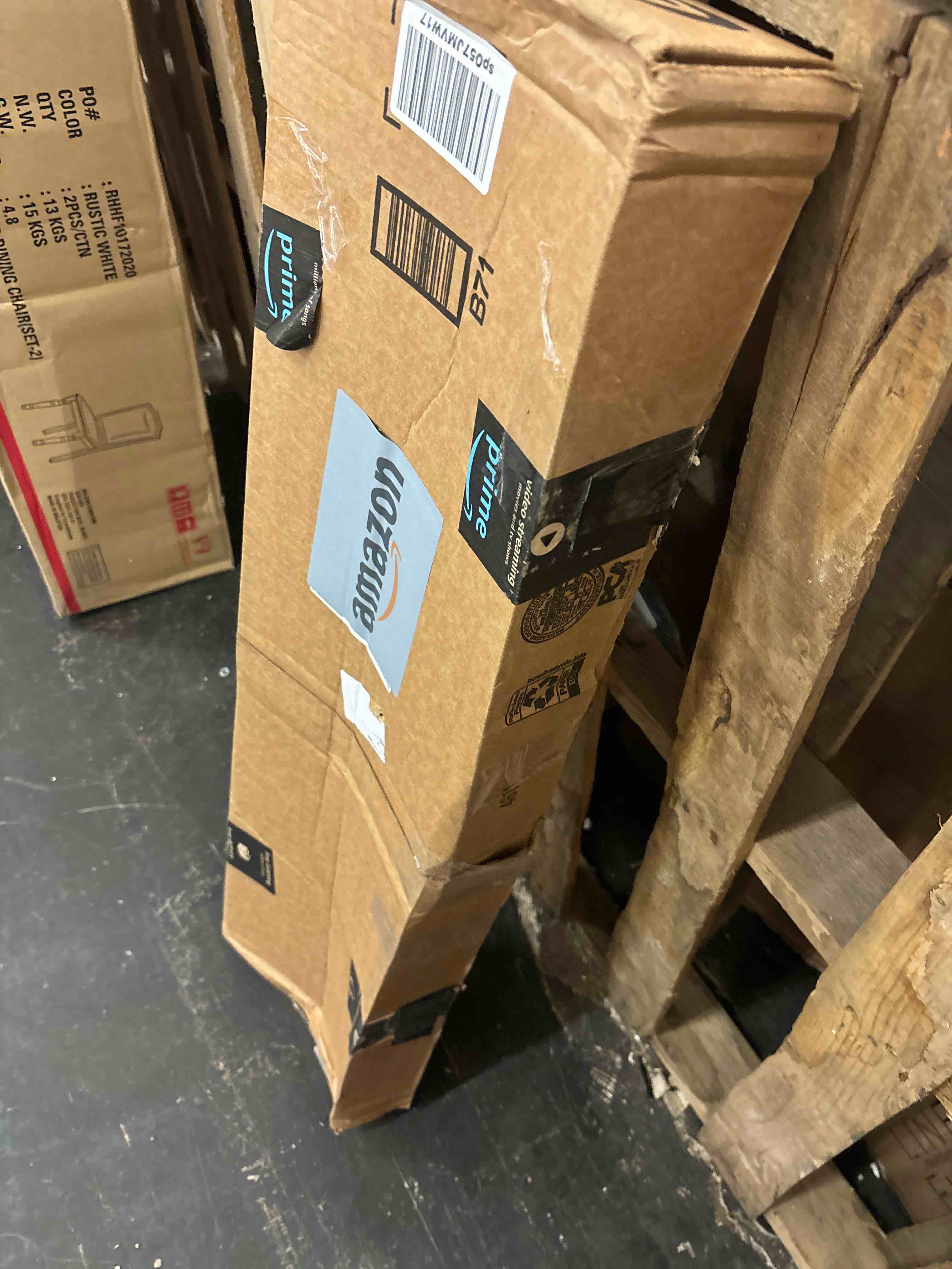 https://s3.amazonaws.com/lotting-images-prod/phillipi/RED5588688_1731061936593.jpeg