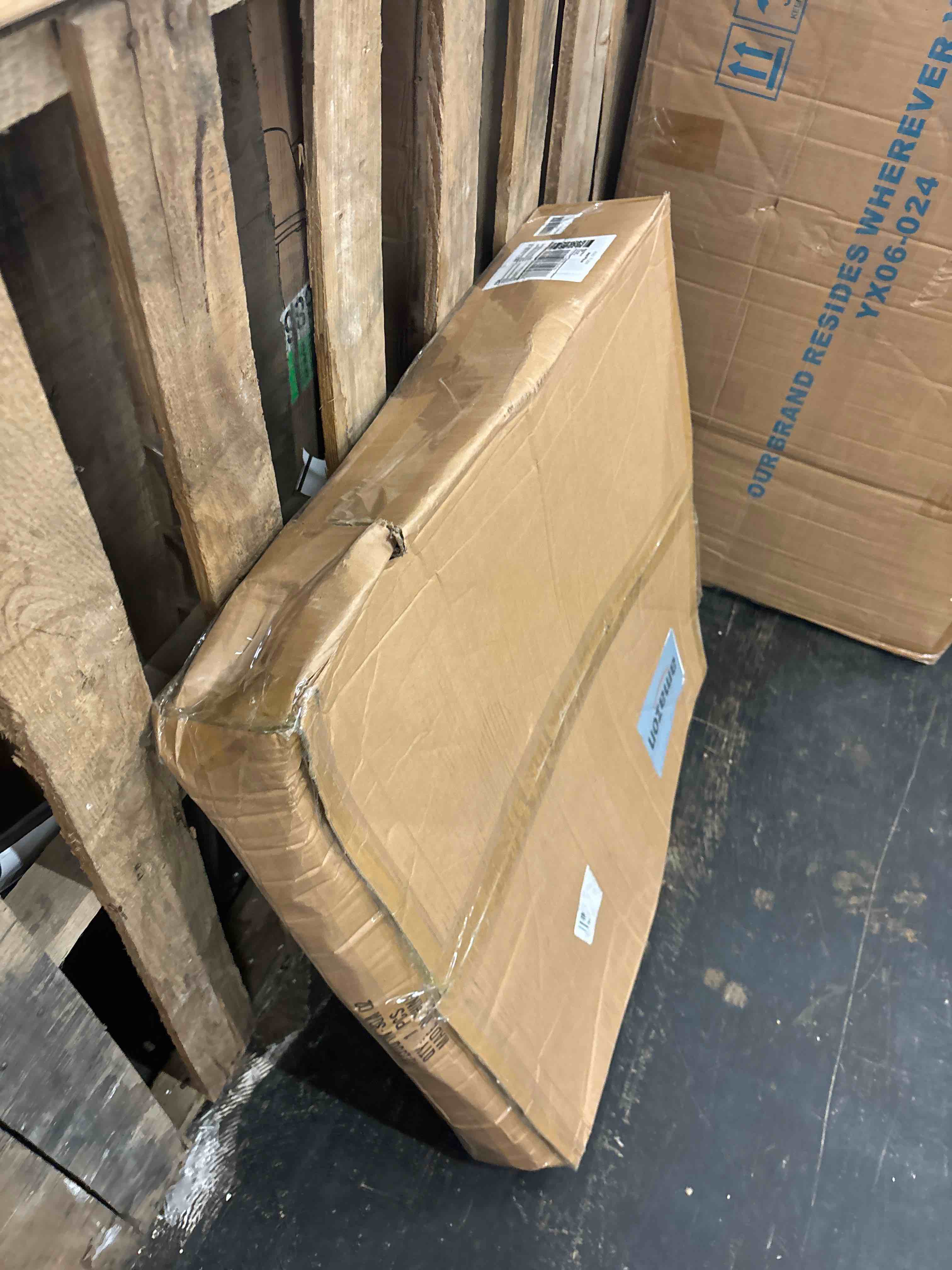 https://s3.amazonaws.com/lotting-images-prod/phillipi/RED5588690_1731061754479.jpeg