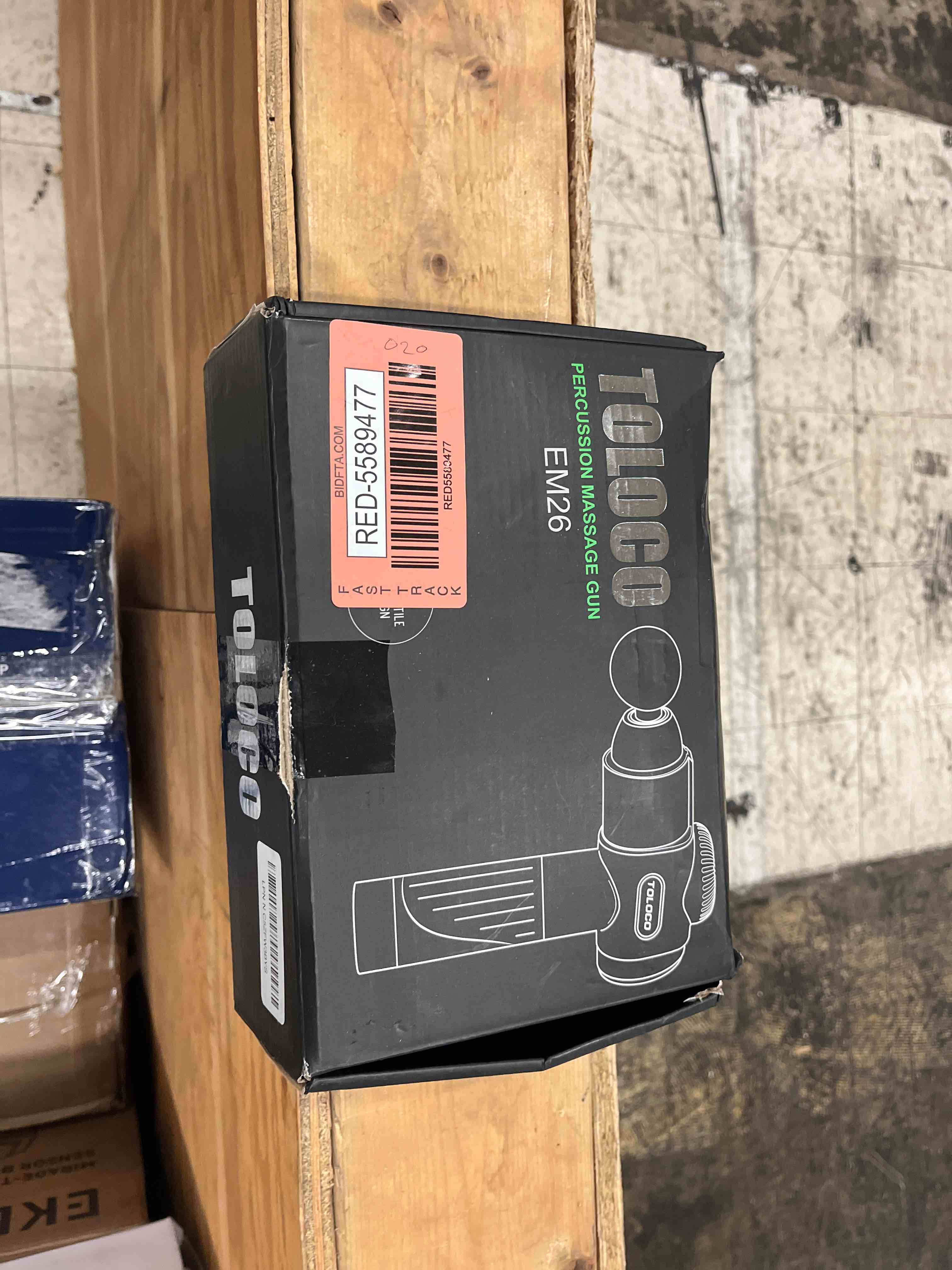 https://s3.amazonaws.com/lotting-images-prod/phillipi/RED5589477_1752099067309.jpeg