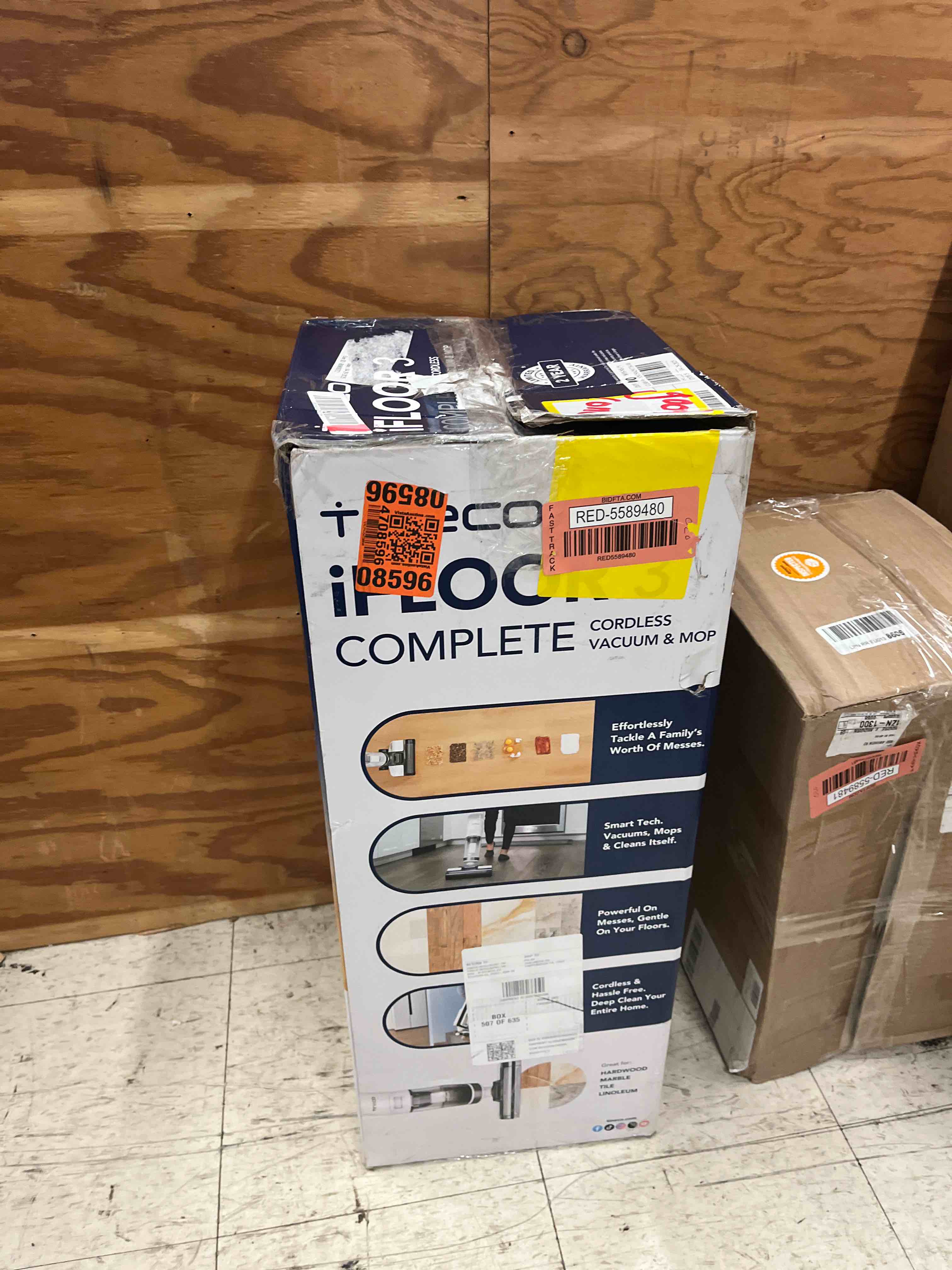 https://s3.amazonaws.com/lotting-images-prod/phillipi/RED5589480_1752098850720.jpeg