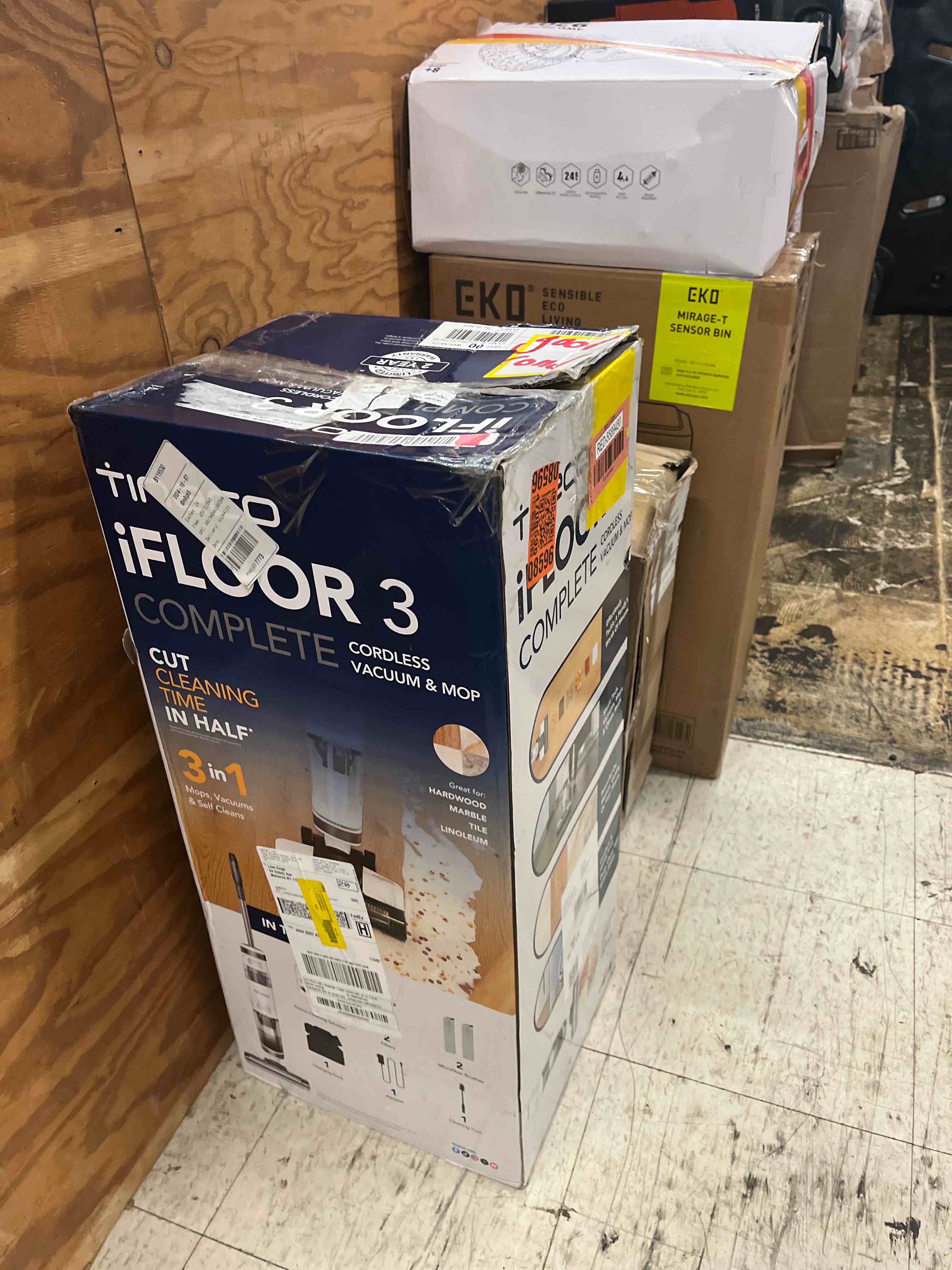 https://s3.amazonaws.com/lotting-images-prod/phillipi/RED5589480_1752098853082.jpeg
