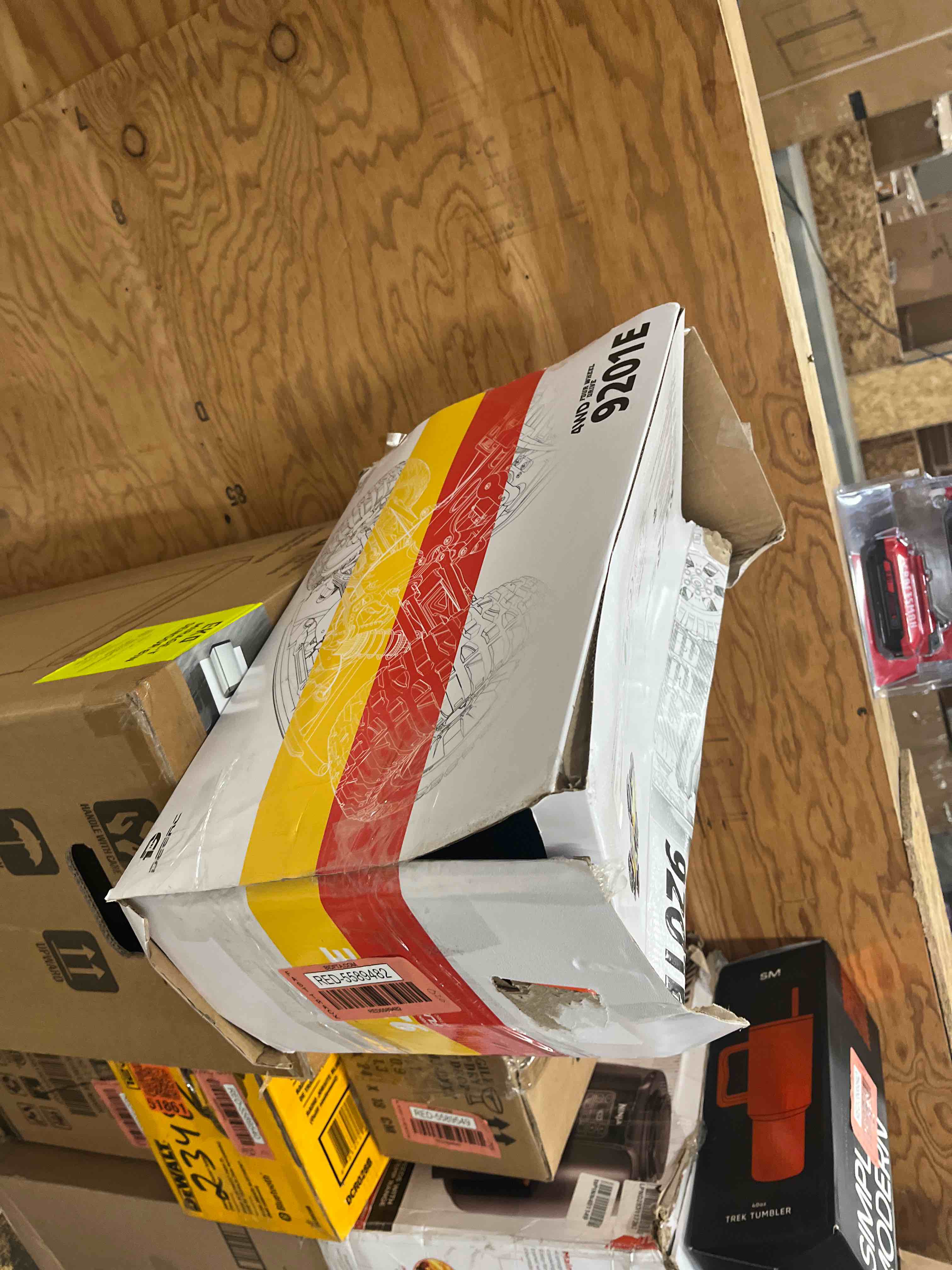 https://s3.amazonaws.com/lotting-images-prod/phillipi/RED5589482_1752098621818.jpeg