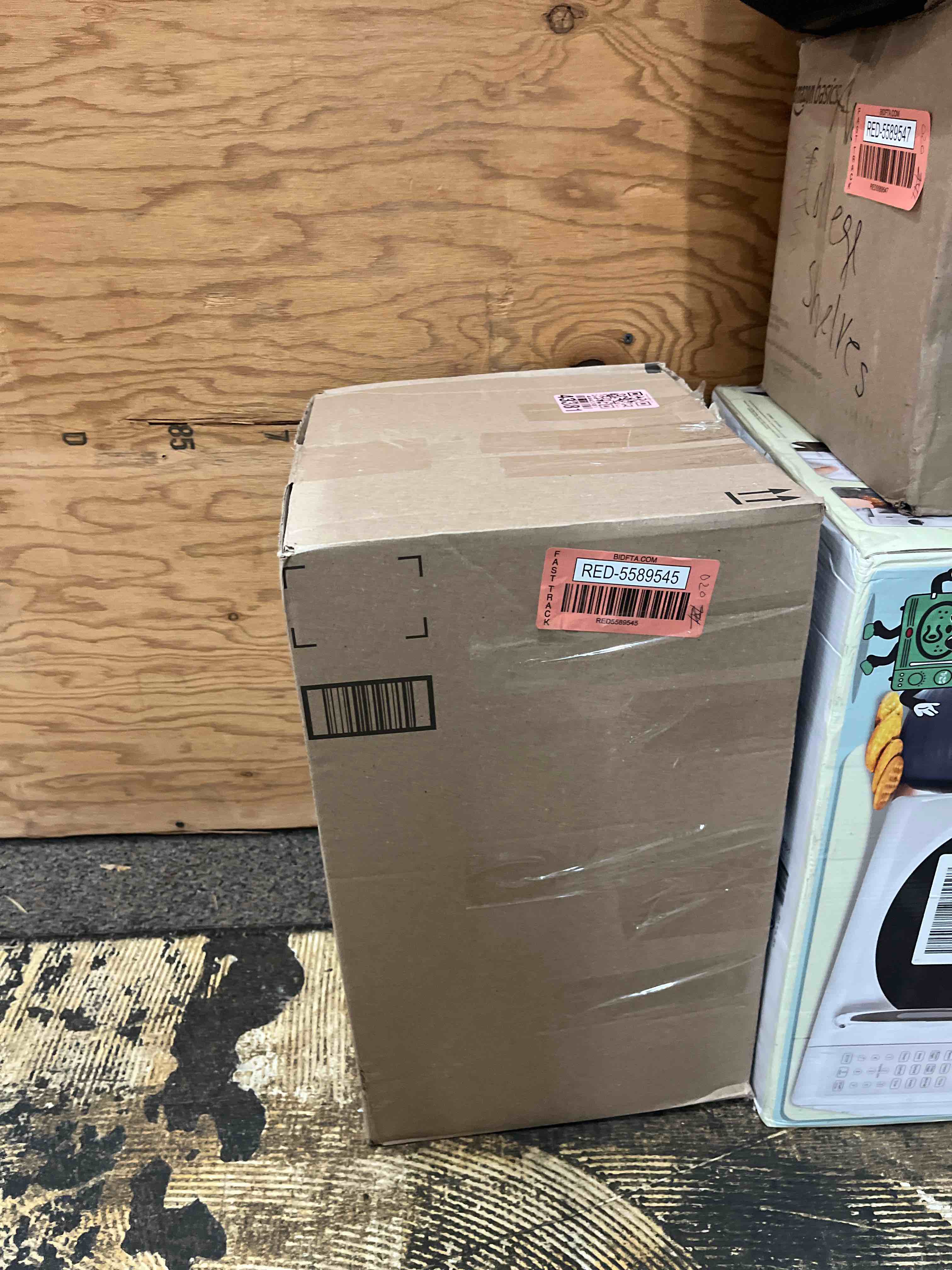 https://s3.amazonaws.com/lotting-images-prod/phillipi/RED5589545_1752097439320.jpeg