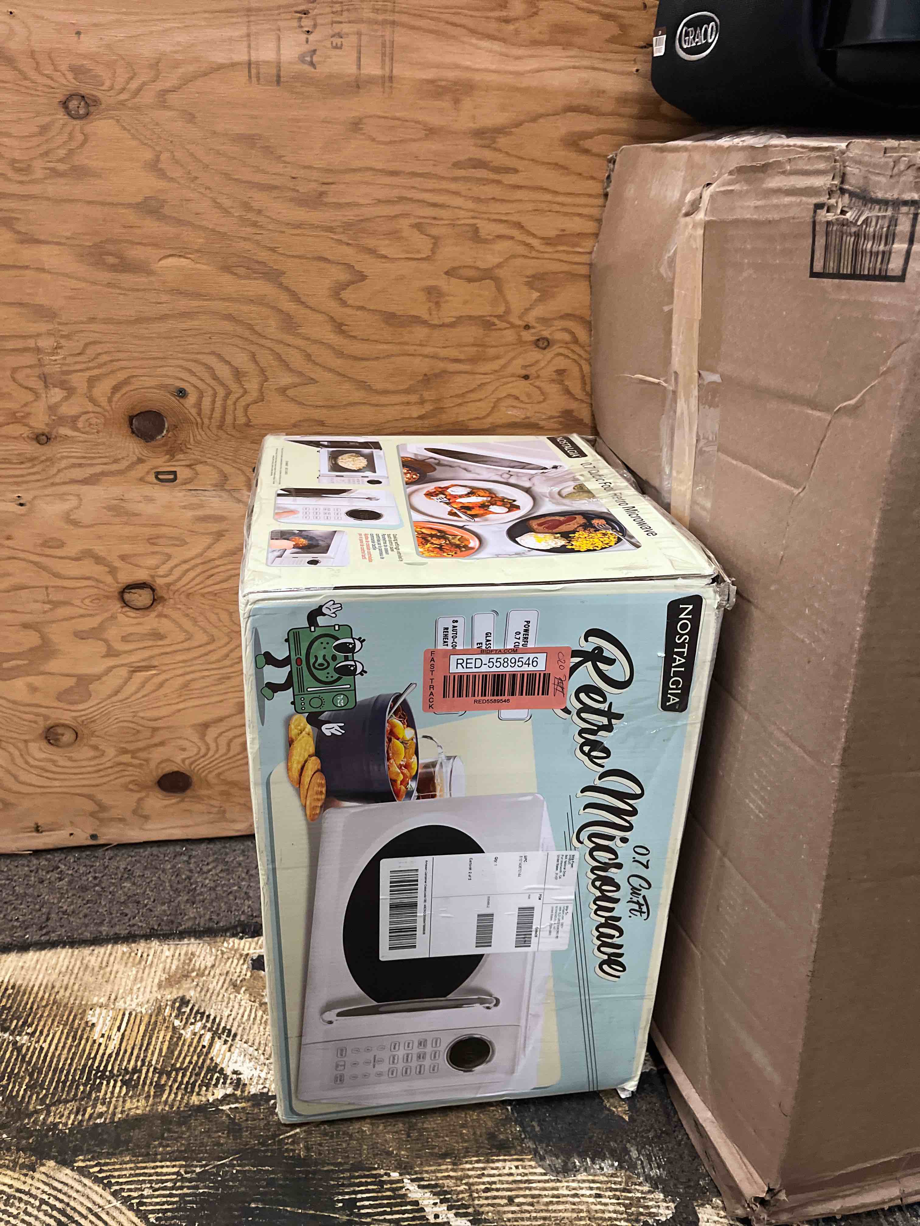 https://s3.amazonaws.com/lotting-images-prod/phillipi/RED5589546_1752097091548.jpeg