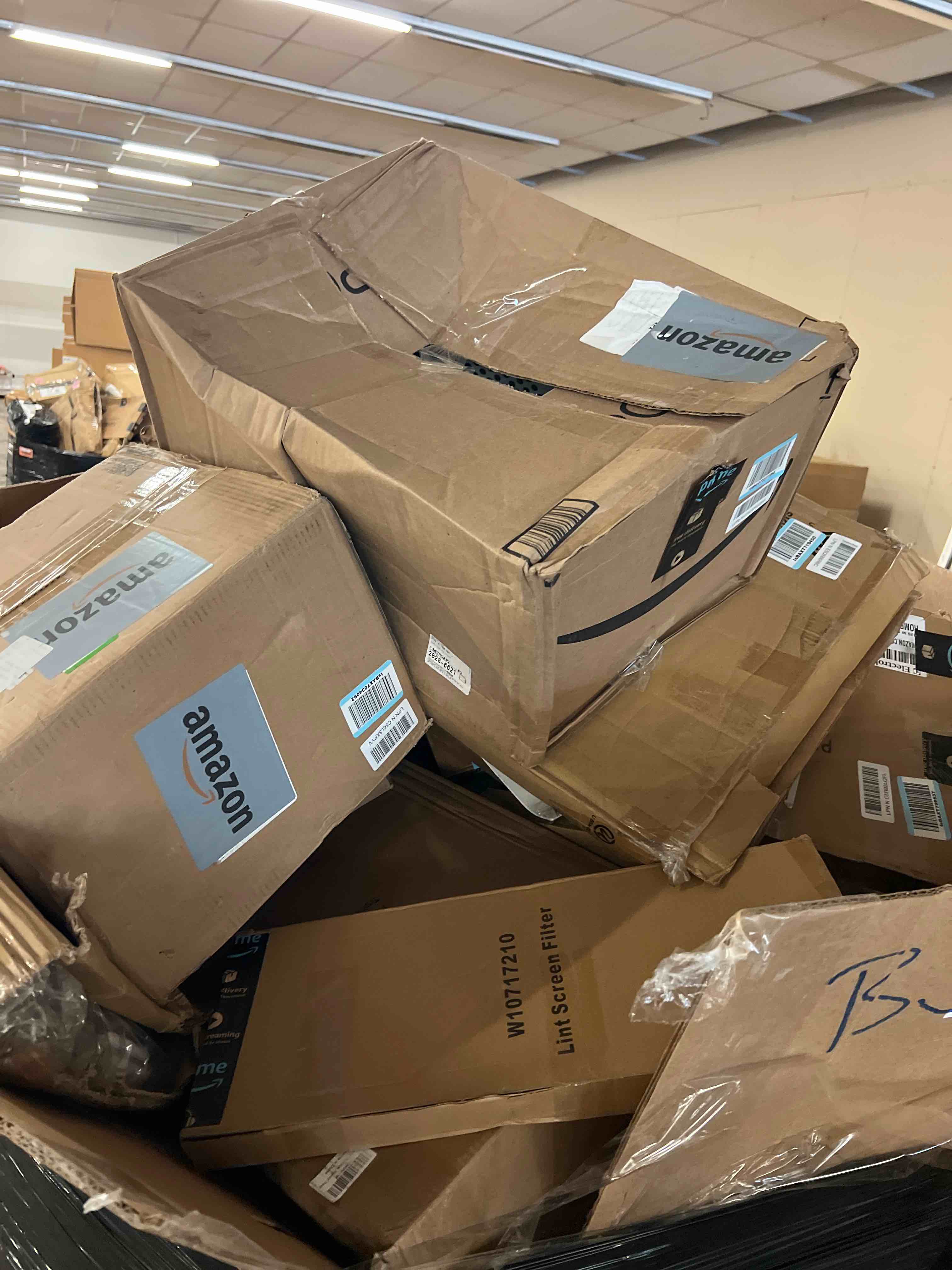 https://s3.amazonaws.com/lotting-images-prod/phillipi/RED5589712_1753907867299.jpeg