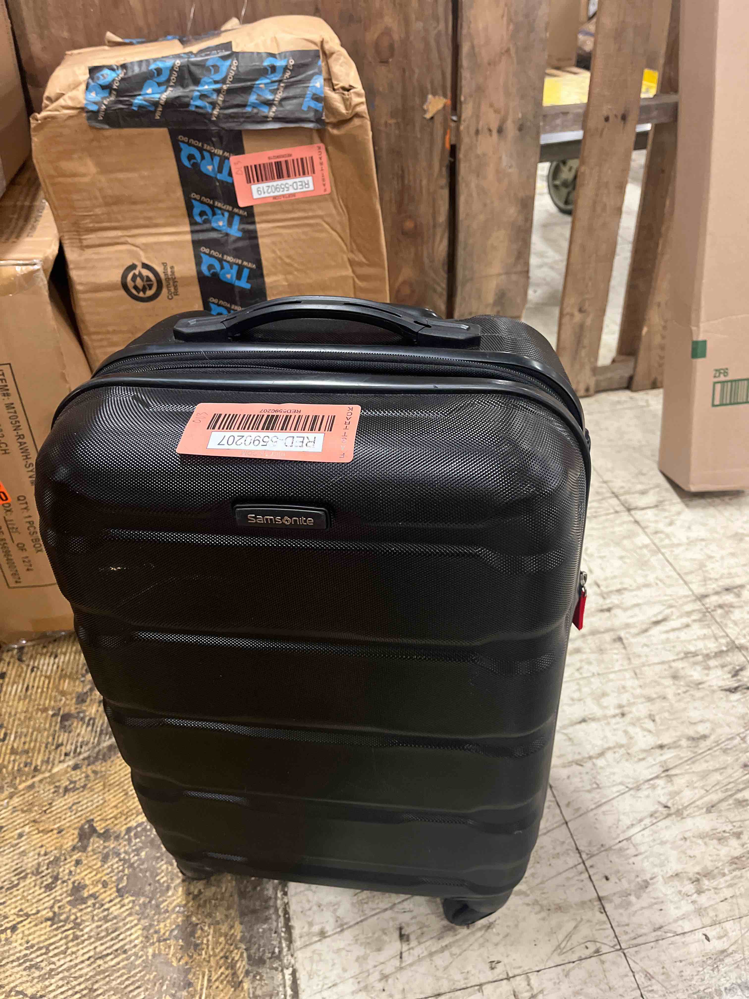 https://s3.amazonaws.com/lotting-images-prod/phillipi/RED5590207_1751990327925.jpeg