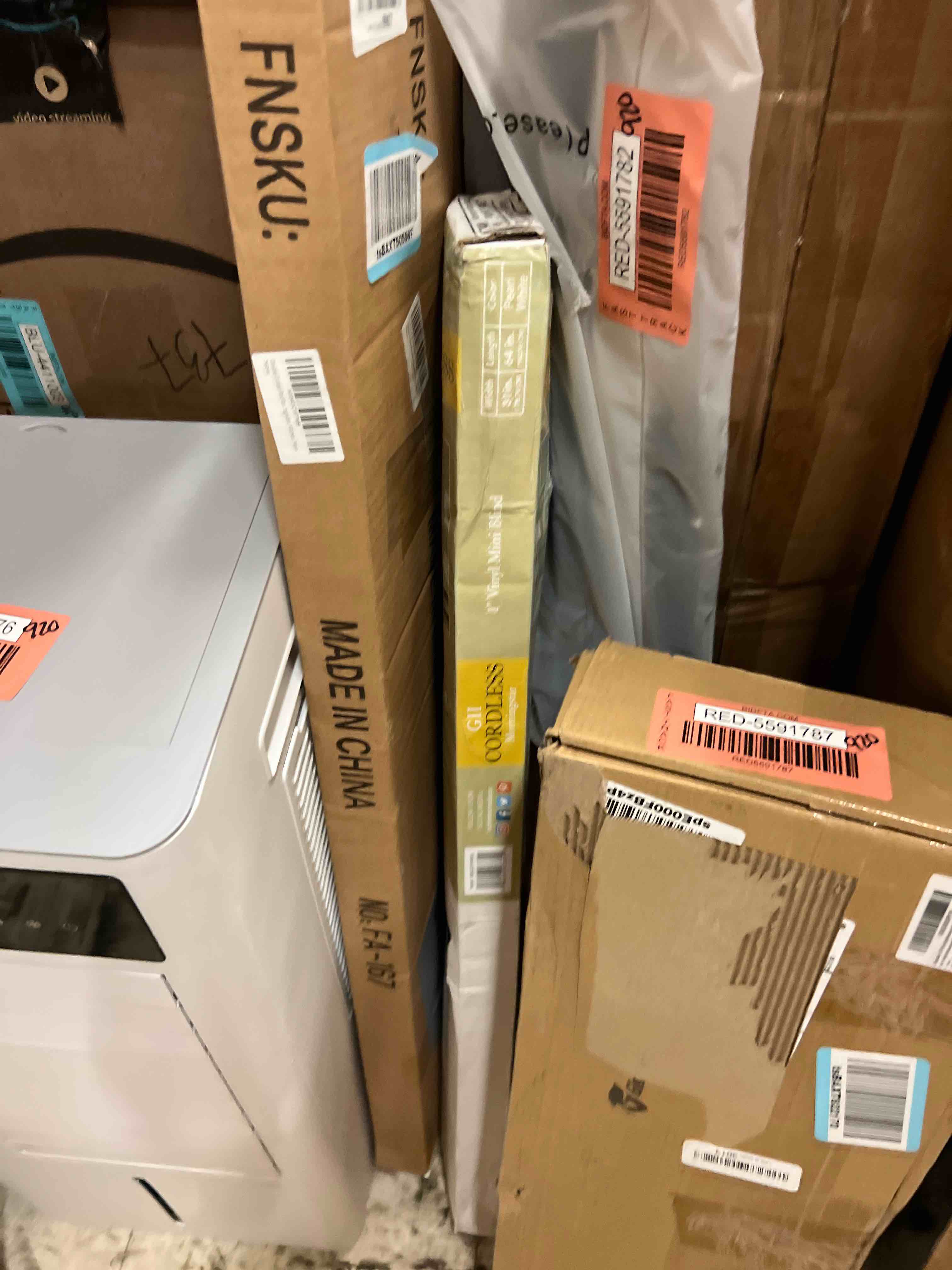 https://s3.amazonaws.com/lotting-images-prod/phillipi/RED5591788_1750771138435.jpeg