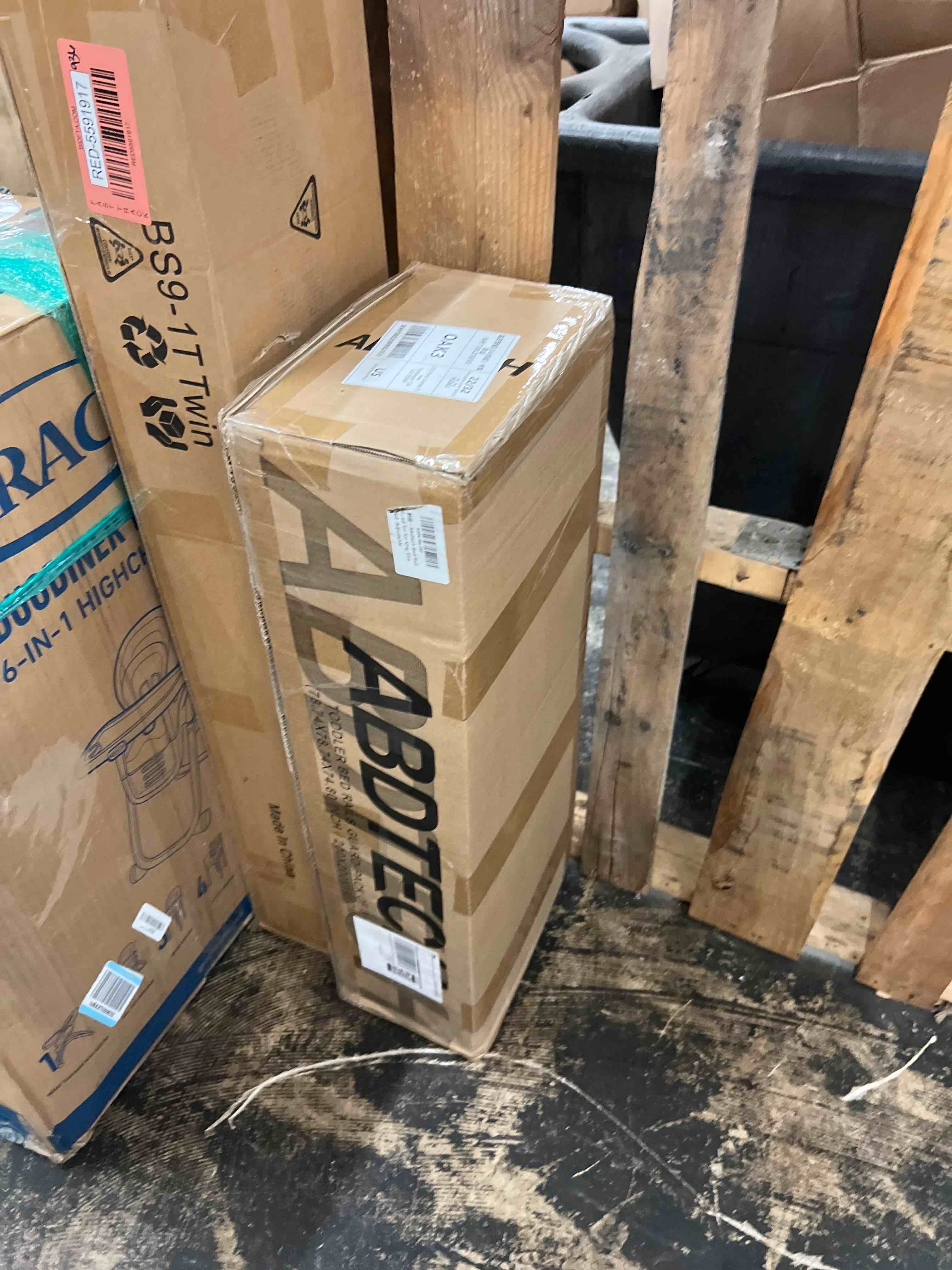 https://s3.amazonaws.com/lotting-images-prod/phillipi/RED5591918_1750890705749.jpeg