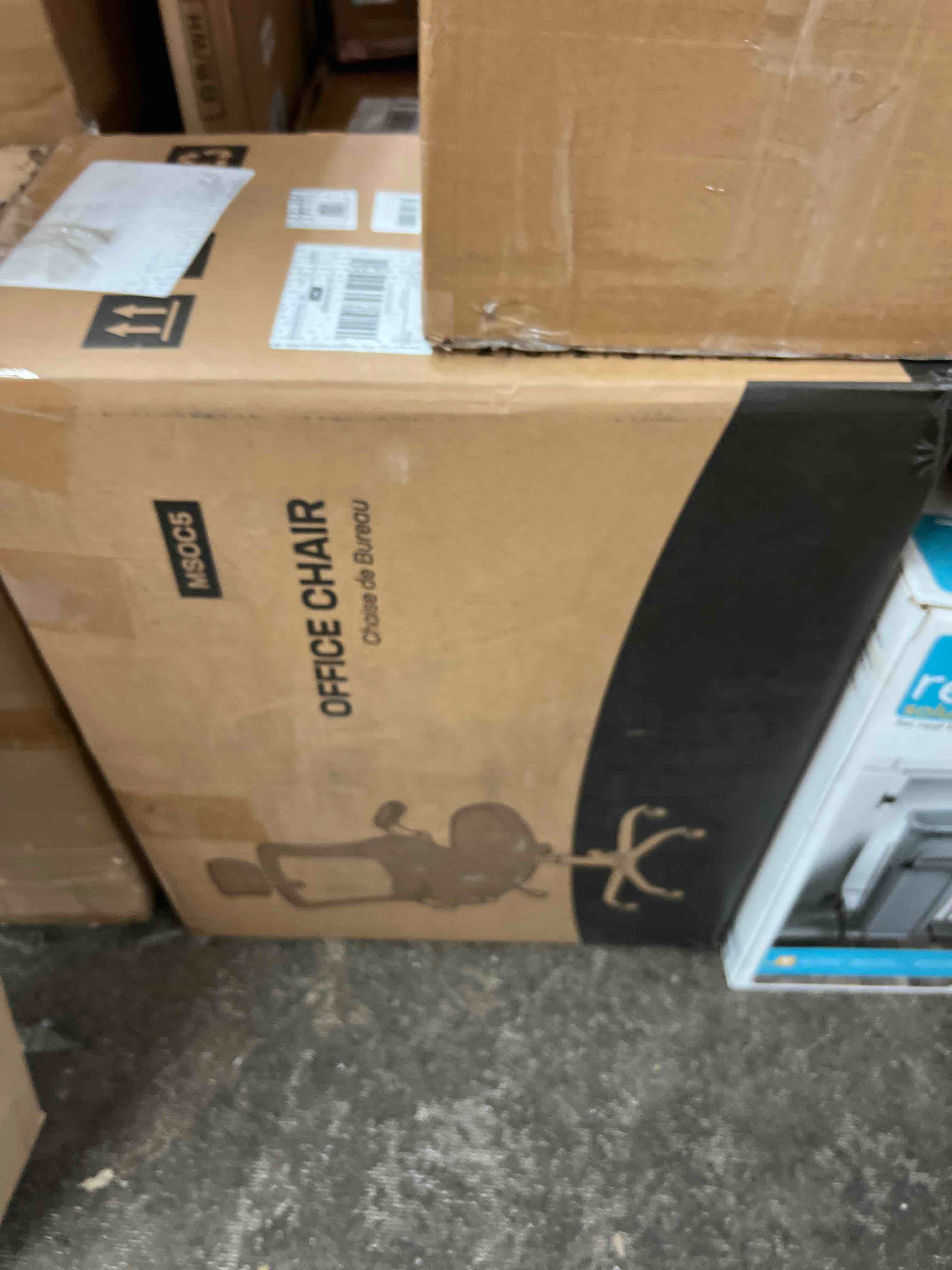 https://s3.amazonaws.com/lotting-images-prod/phillipi/RED5592067_1751328083103.jpeg