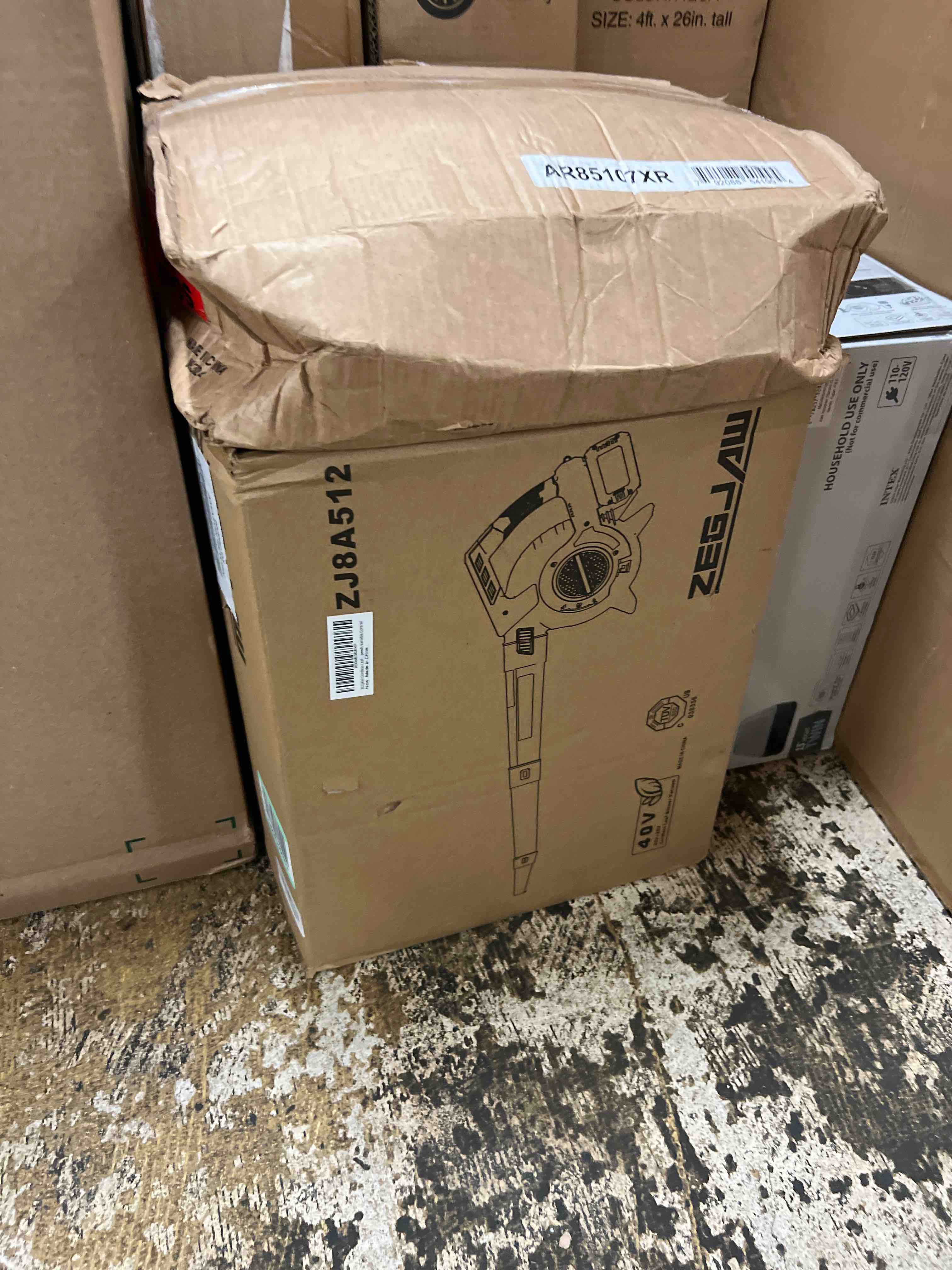 https://s3.amazonaws.com/lotting-images-prod/phillipi/RED5592218_1751471309521.jpeg