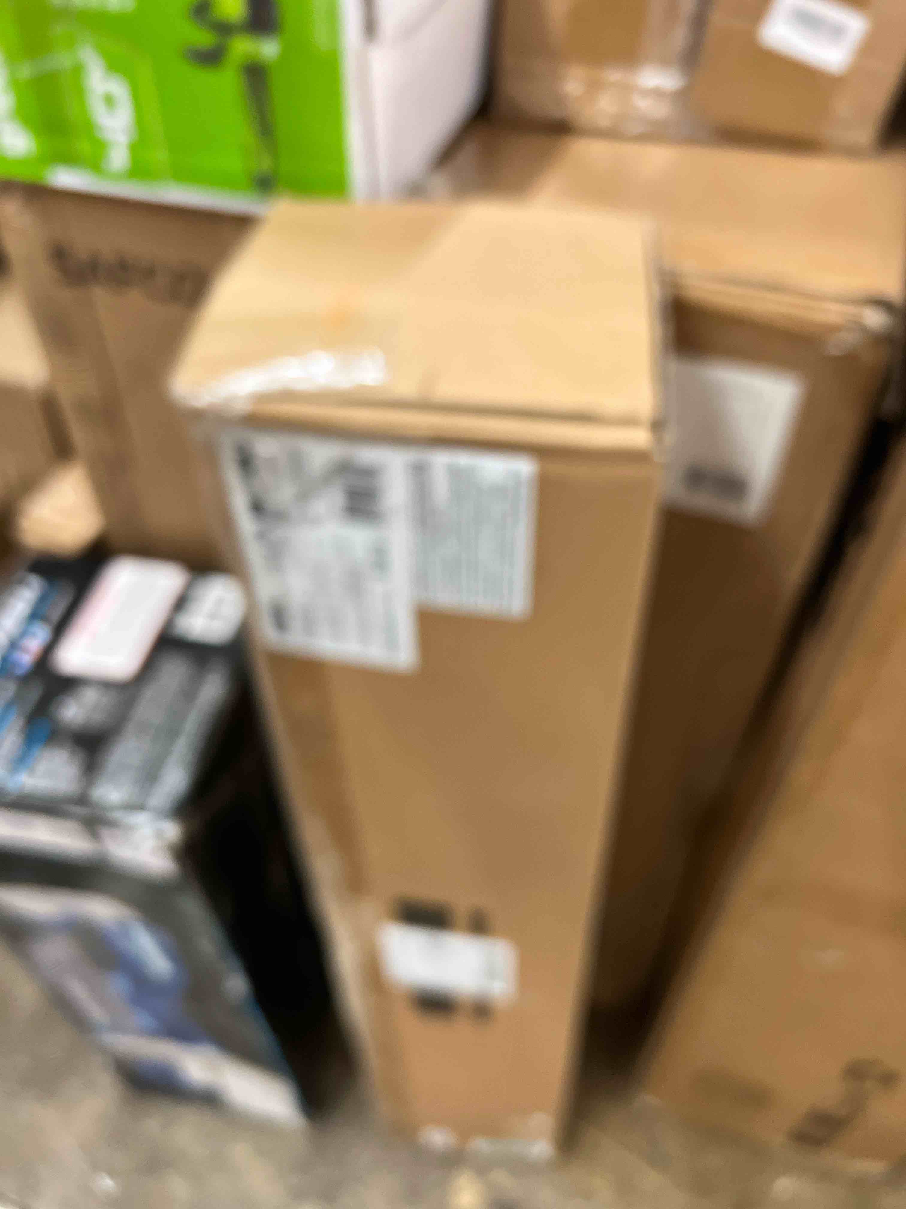 https://s3.amazonaws.com/lotting-images-prod/phillipi/RED5592273_1751564148063.jpeg