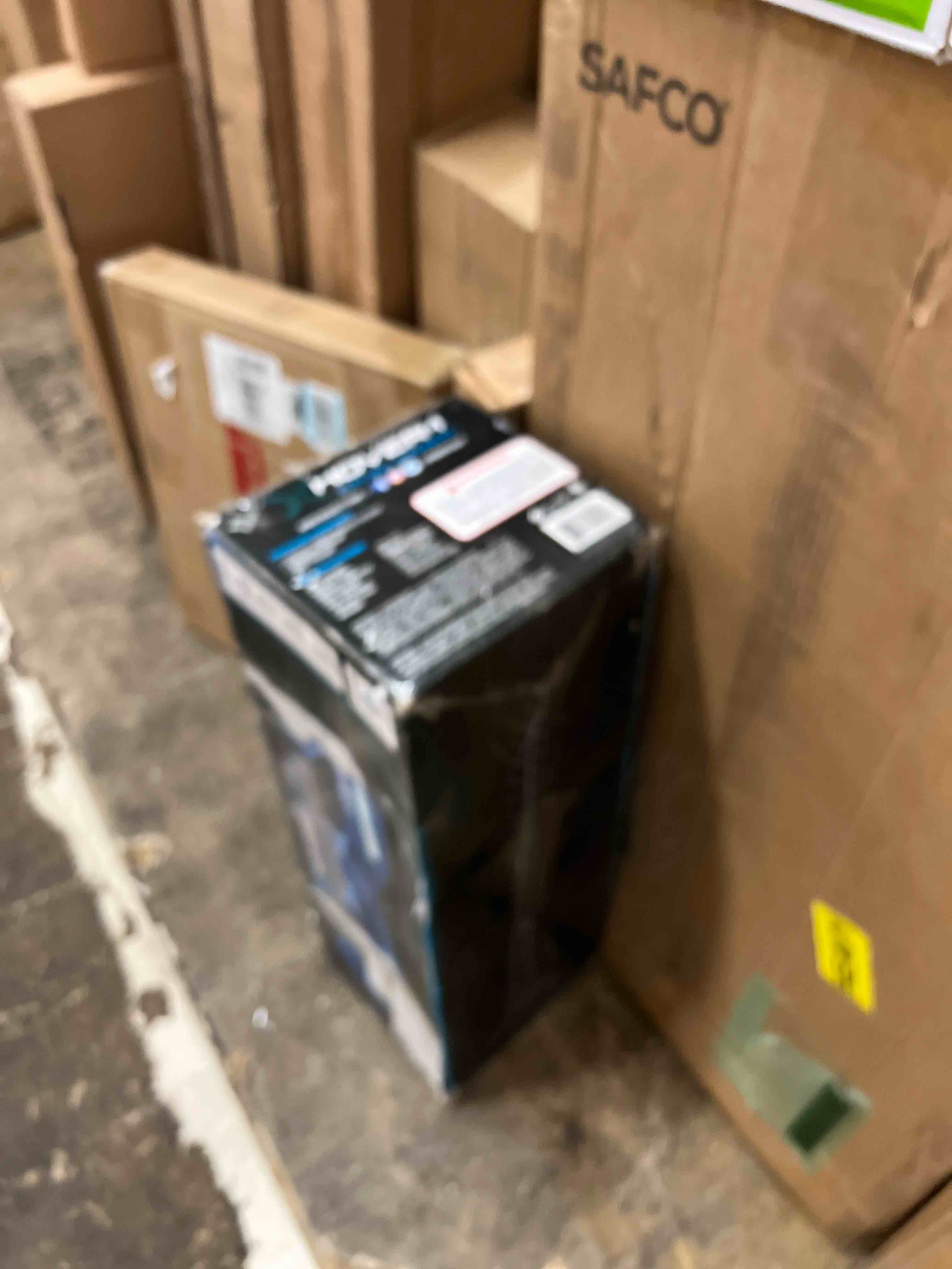 https://s3.amazonaws.com/lotting-images-prod/phillipi/RED5592274_1751564187298.jpeg