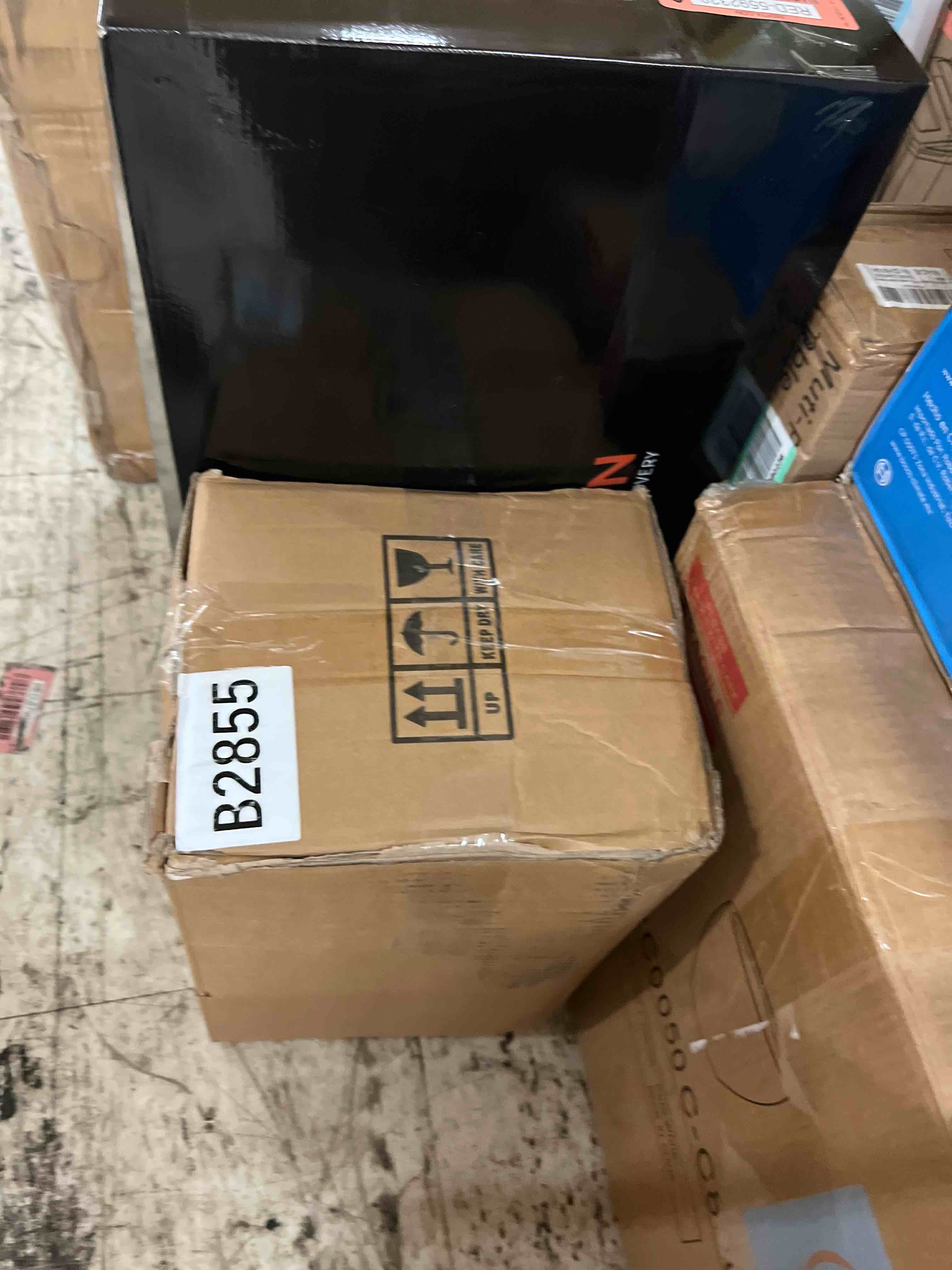 https://s3.amazonaws.com/lotting-images-prod/phillipi/RED5592338_1751916310019.jpeg