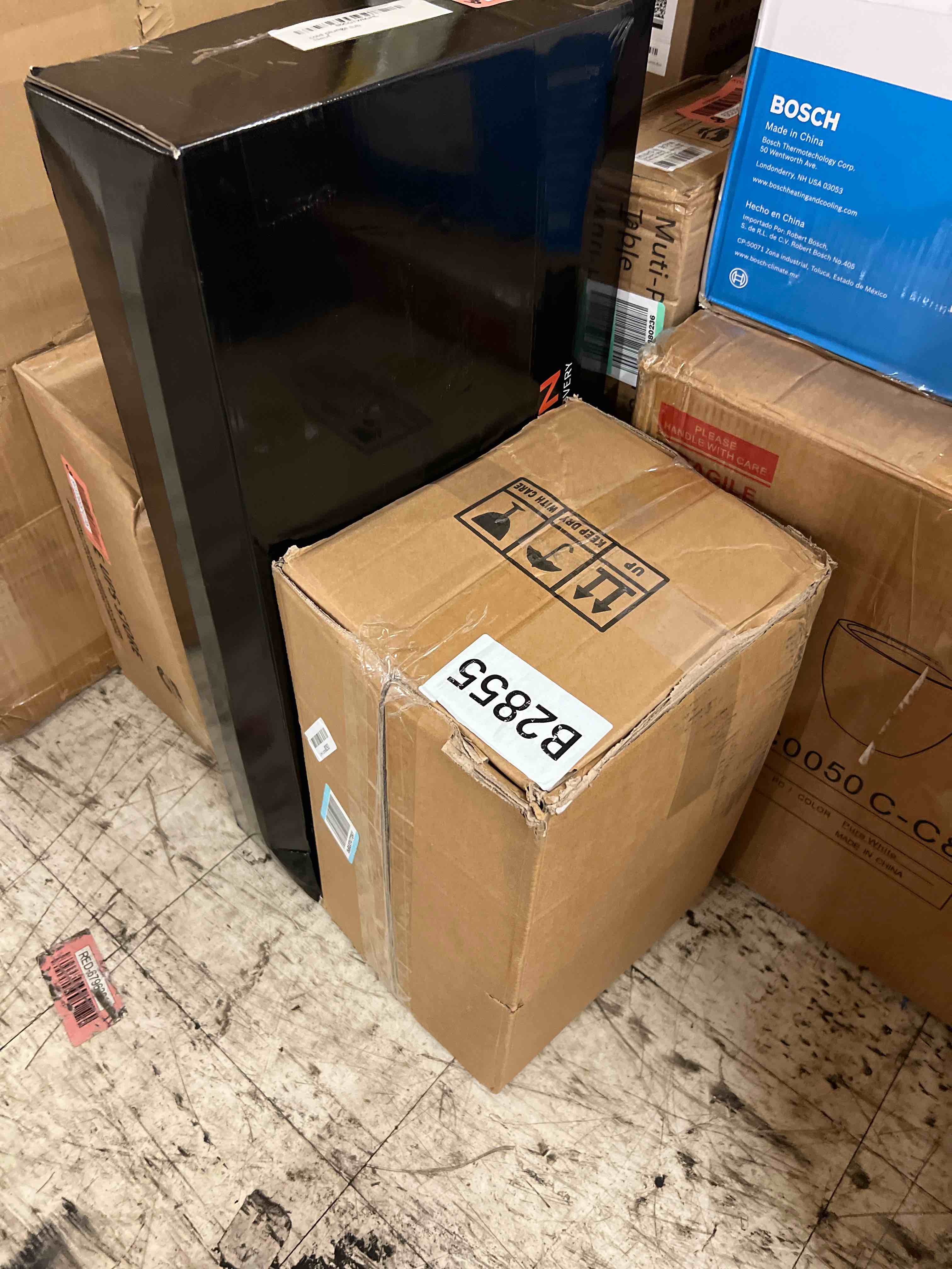 https://s3.amazonaws.com/lotting-images-prod/phillipi/RED5592338_1751916311778.jpeg