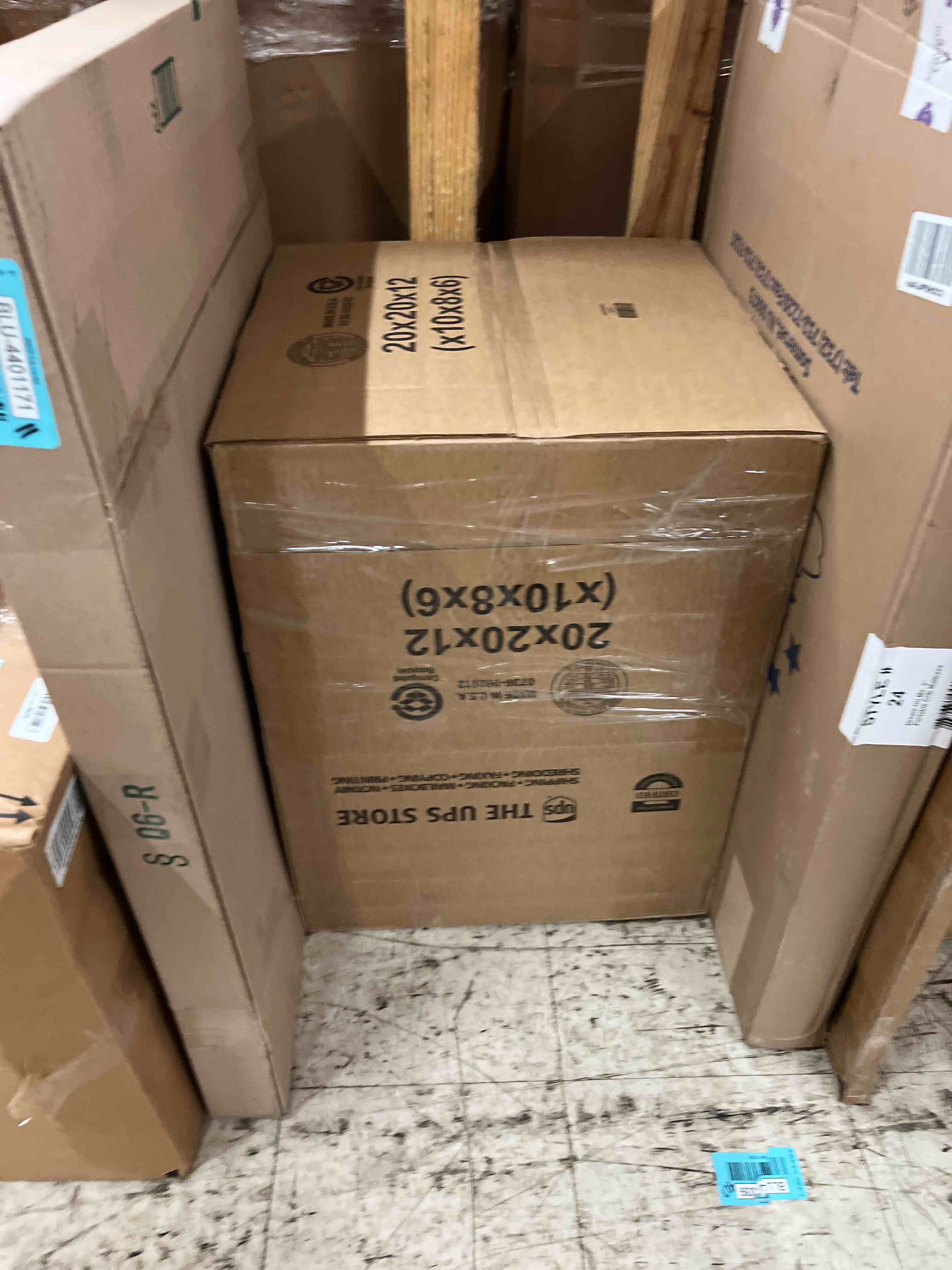 https://s3.amazonaws.com/lotting-images-prod/phillipi/RED5592355_1751999451062.jpeg