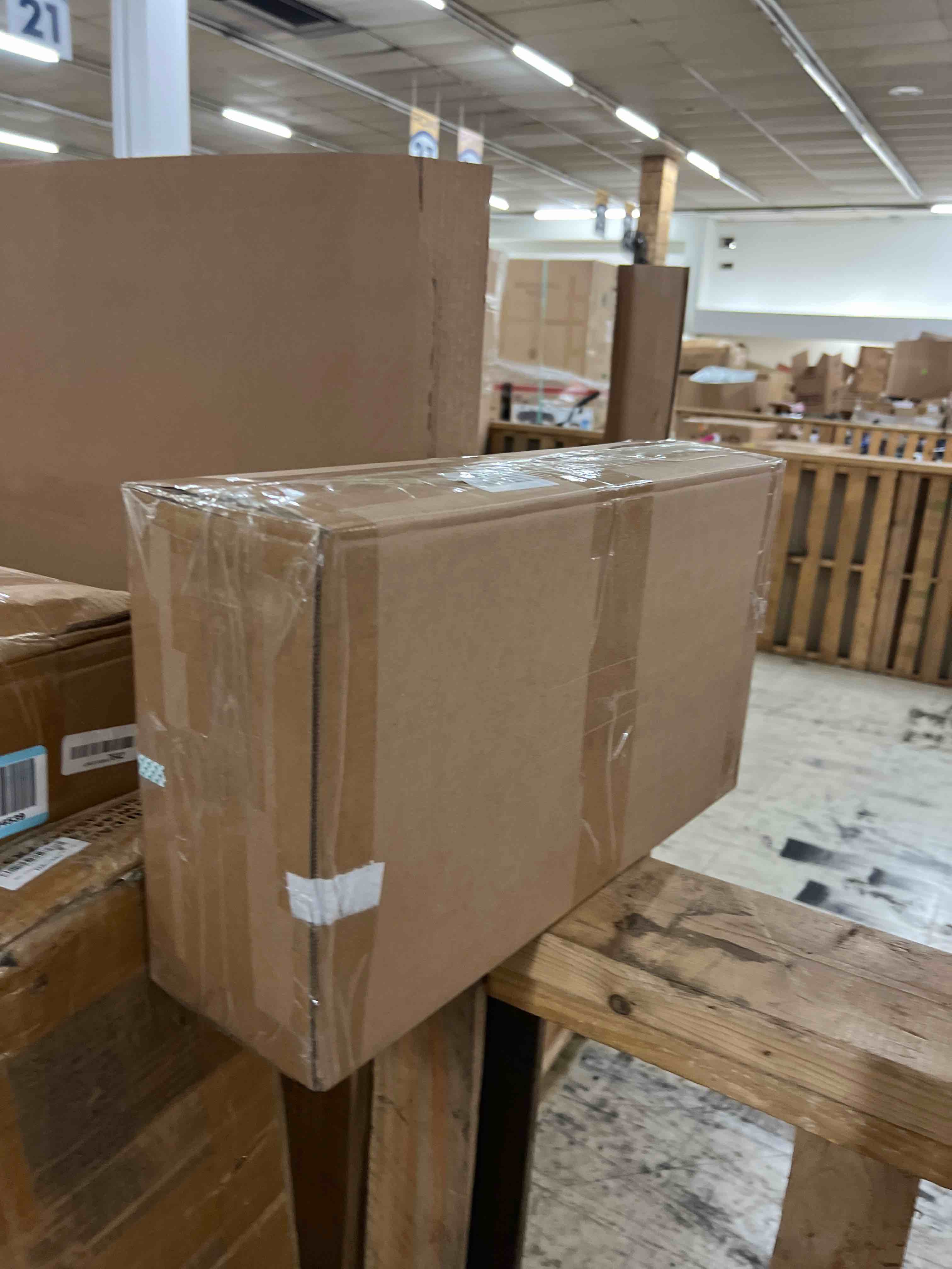 https://s3.amazonaws.com/lotting-images-prod/phillipi/RED5592361_1752070235083.jpeg