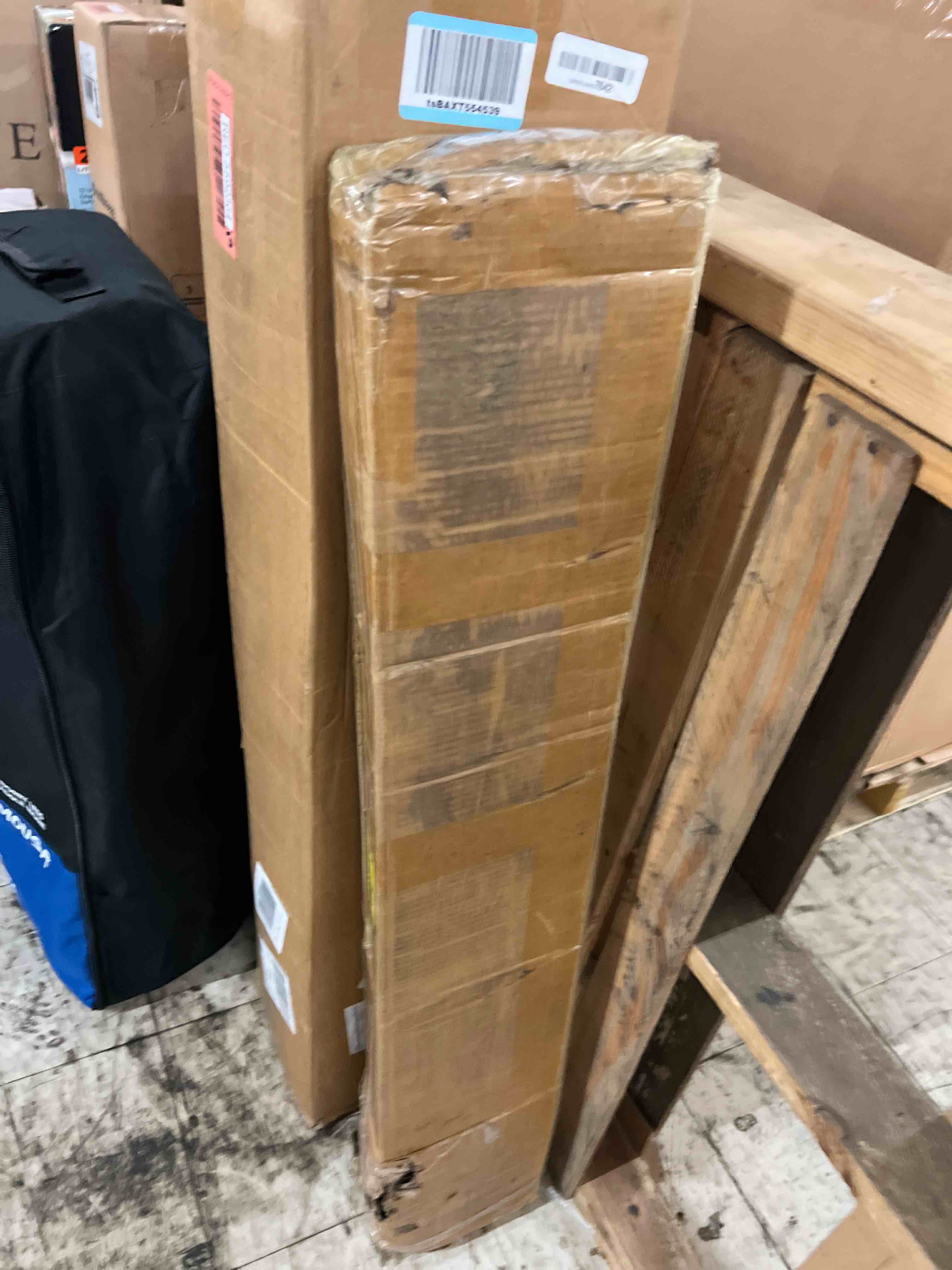 https://s3.amazonaws.com/lotting-images-prod/phillipi/RED5592365_1752070461139.jpeg