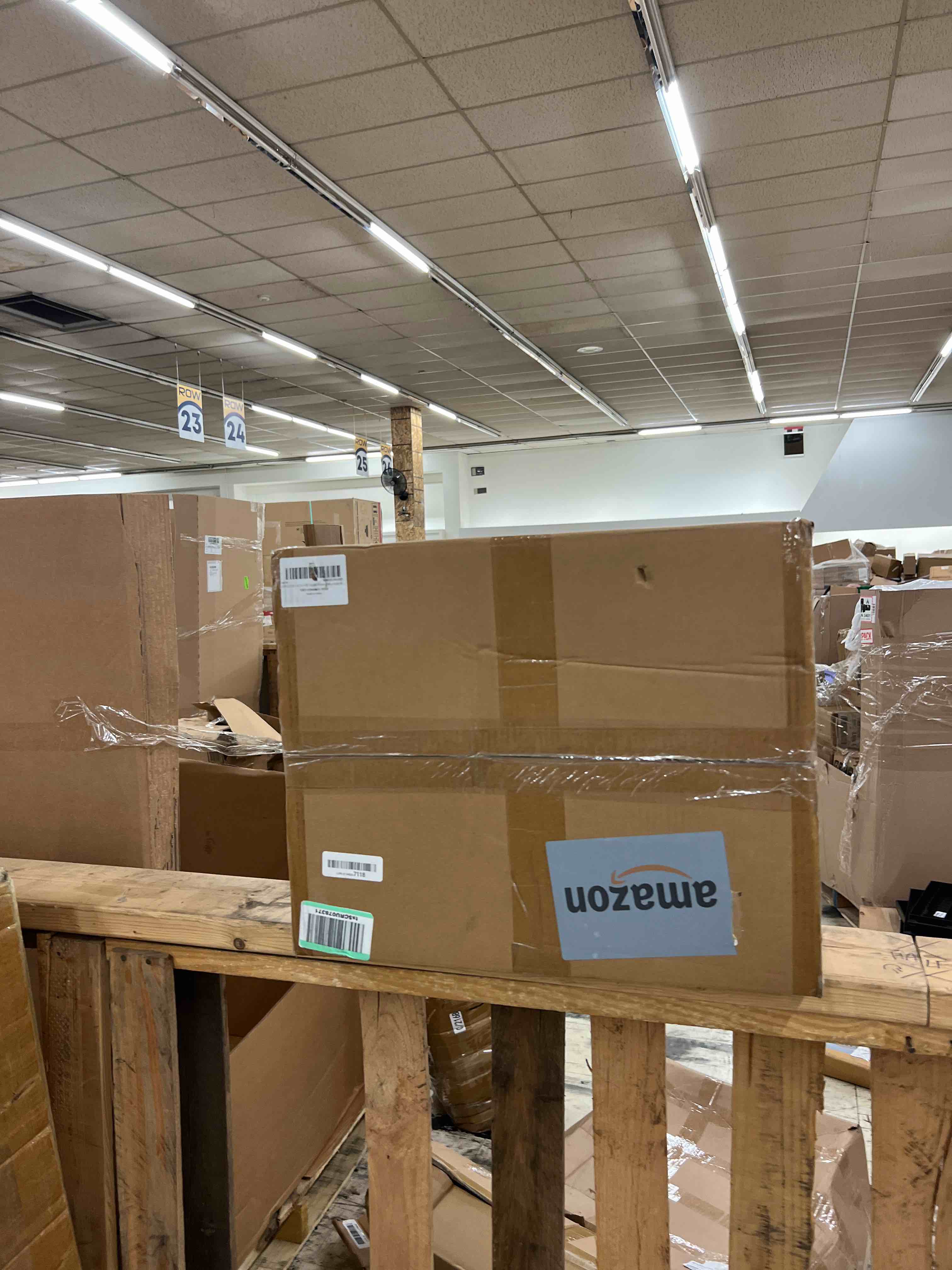 https://s3.amazonaws.com/lotting-images-prod/phillipi/RED5592377_1752075893245.jpeg
