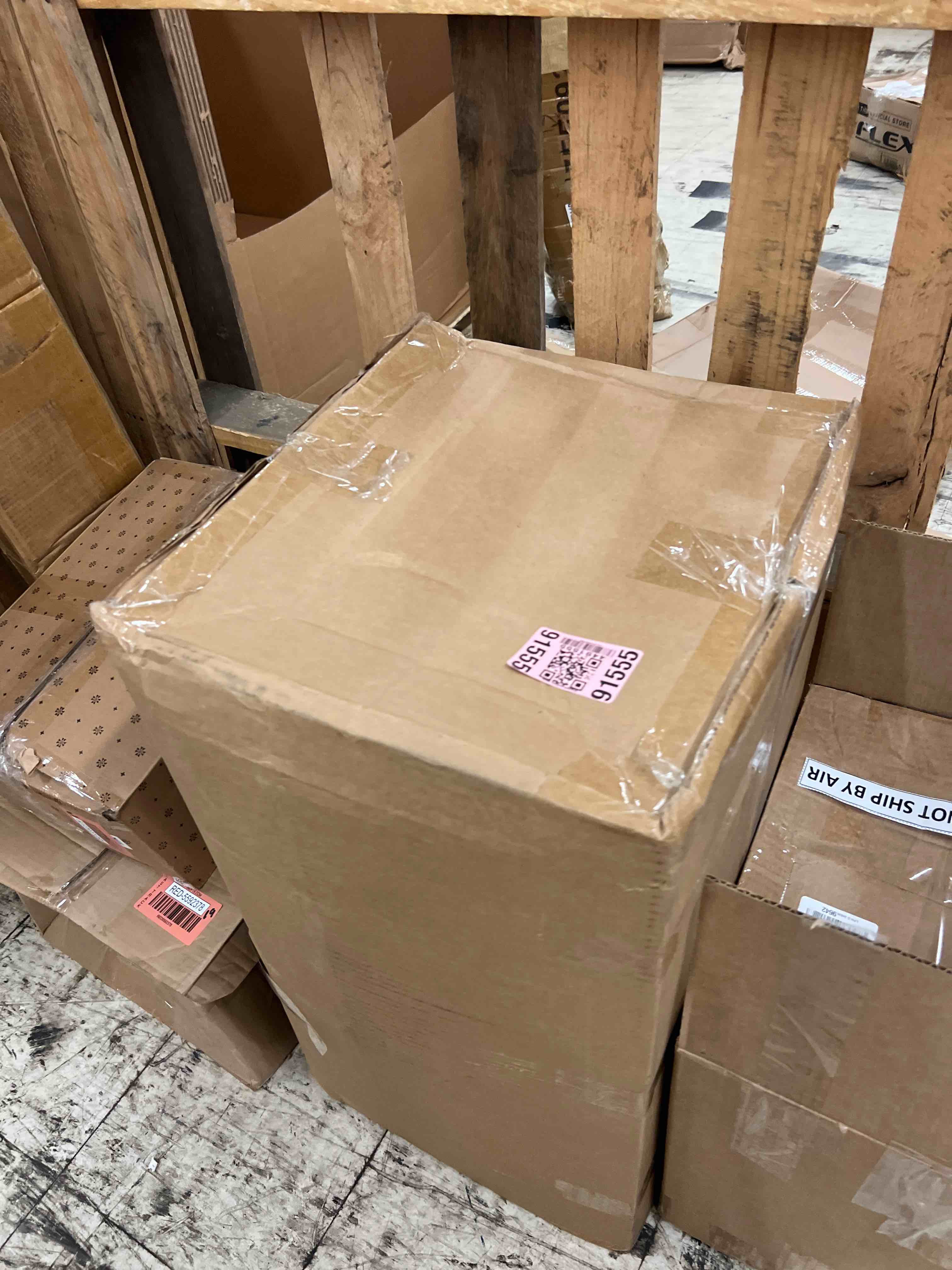 https://s3.amazonaws.com/lotting-images-prod/phillipi/RED5592385_1752079443103.jpeg