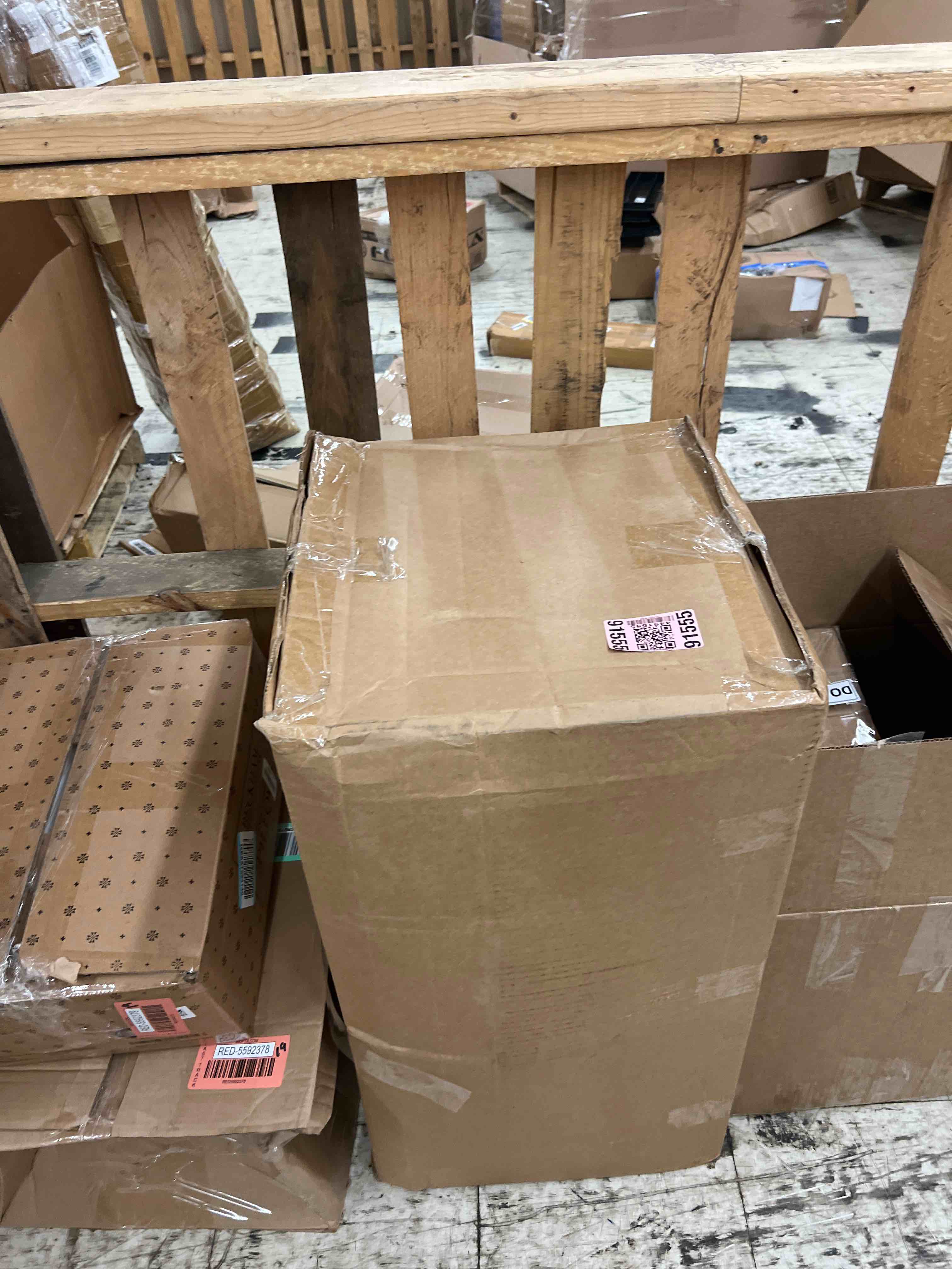 https://s3.amazonaws.com/lotting-images-prod/phillipi/RED5592385_1752079444367.jpeg