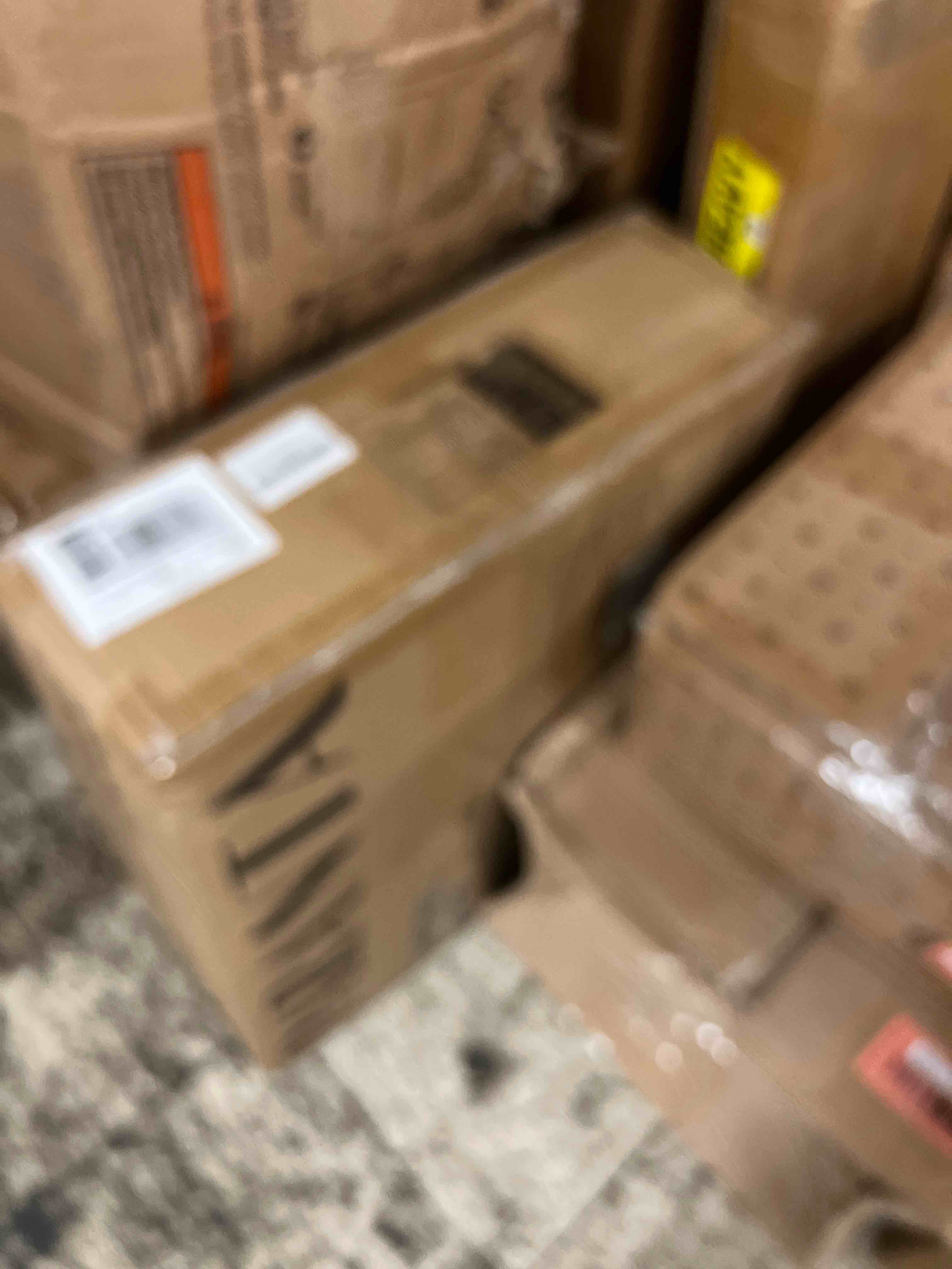 https://s3.amazonaws.com/lotting-images-prod/phillipi/RED5592390_1752080337965.jpeg