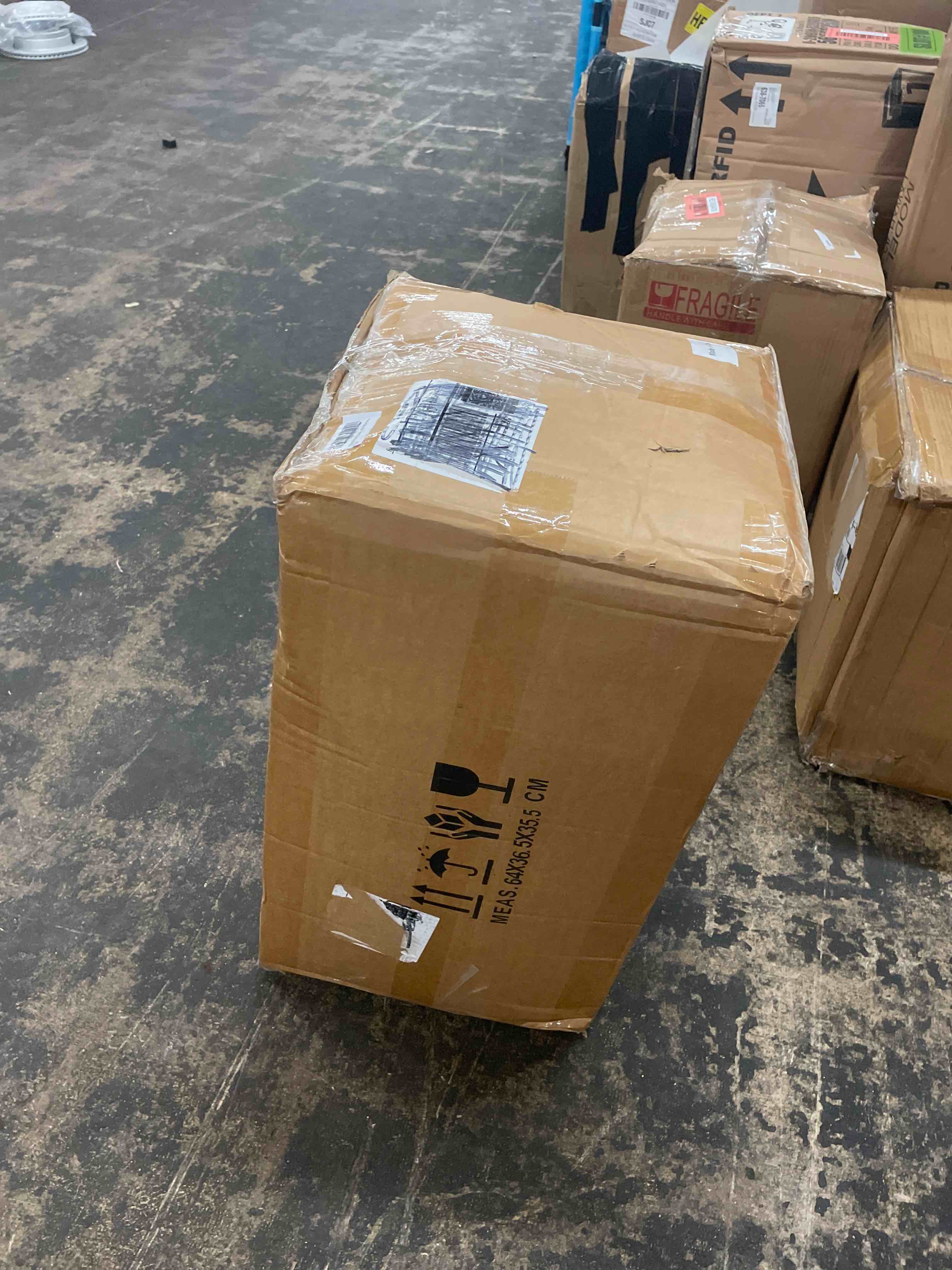 https://s3.amazonaws.com/lotting-images-prod/phillipi/RED5592410_1752647605338.jpeg