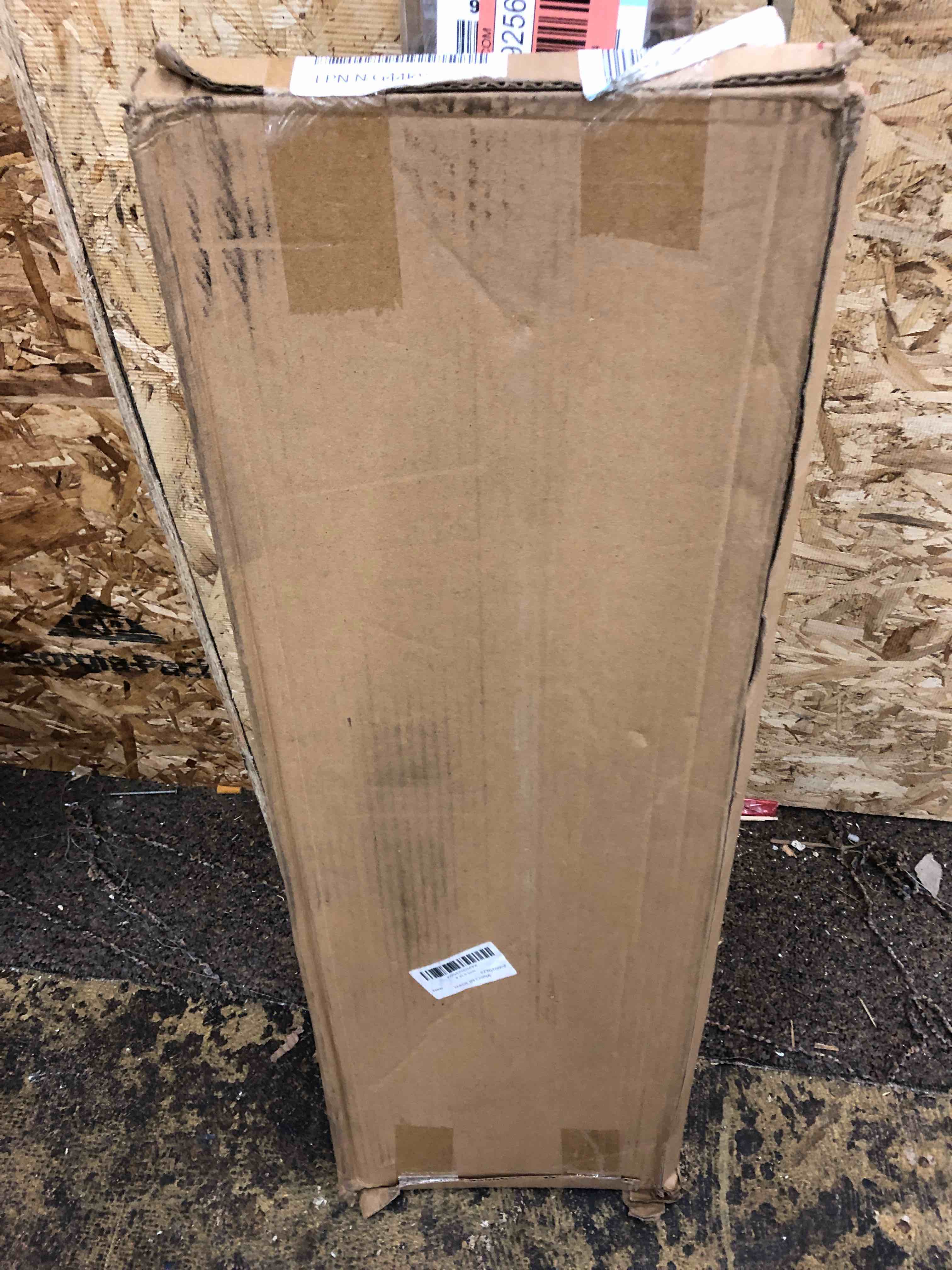 https://s3.amazonaws.com/lotting-images-prod/phillipi/RED5592563_1731350596099.jpeg