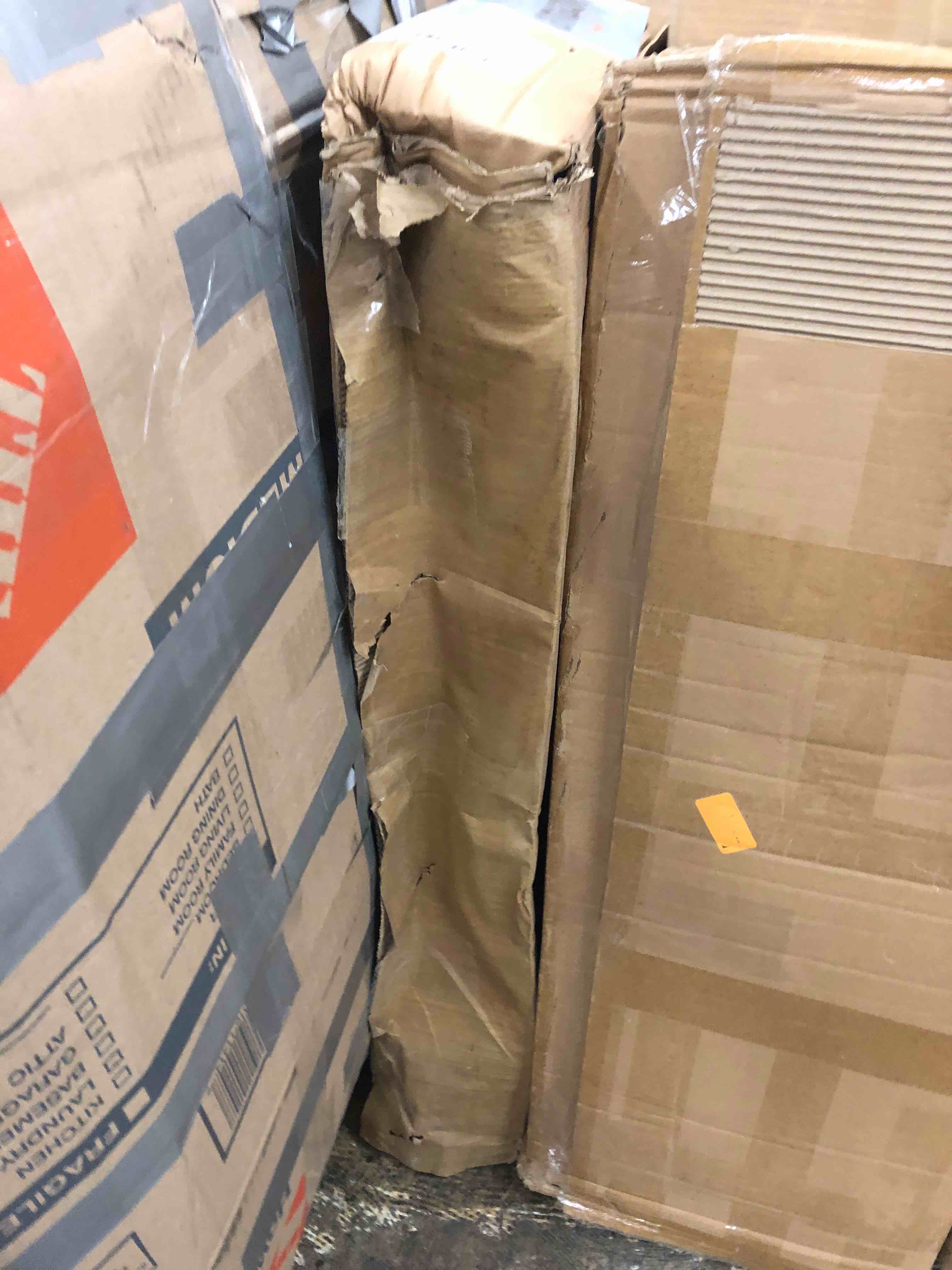 https://s3.amazonaws.com/lotting-images-prod/phillipi/RED5593371_1732632706515.jpeg