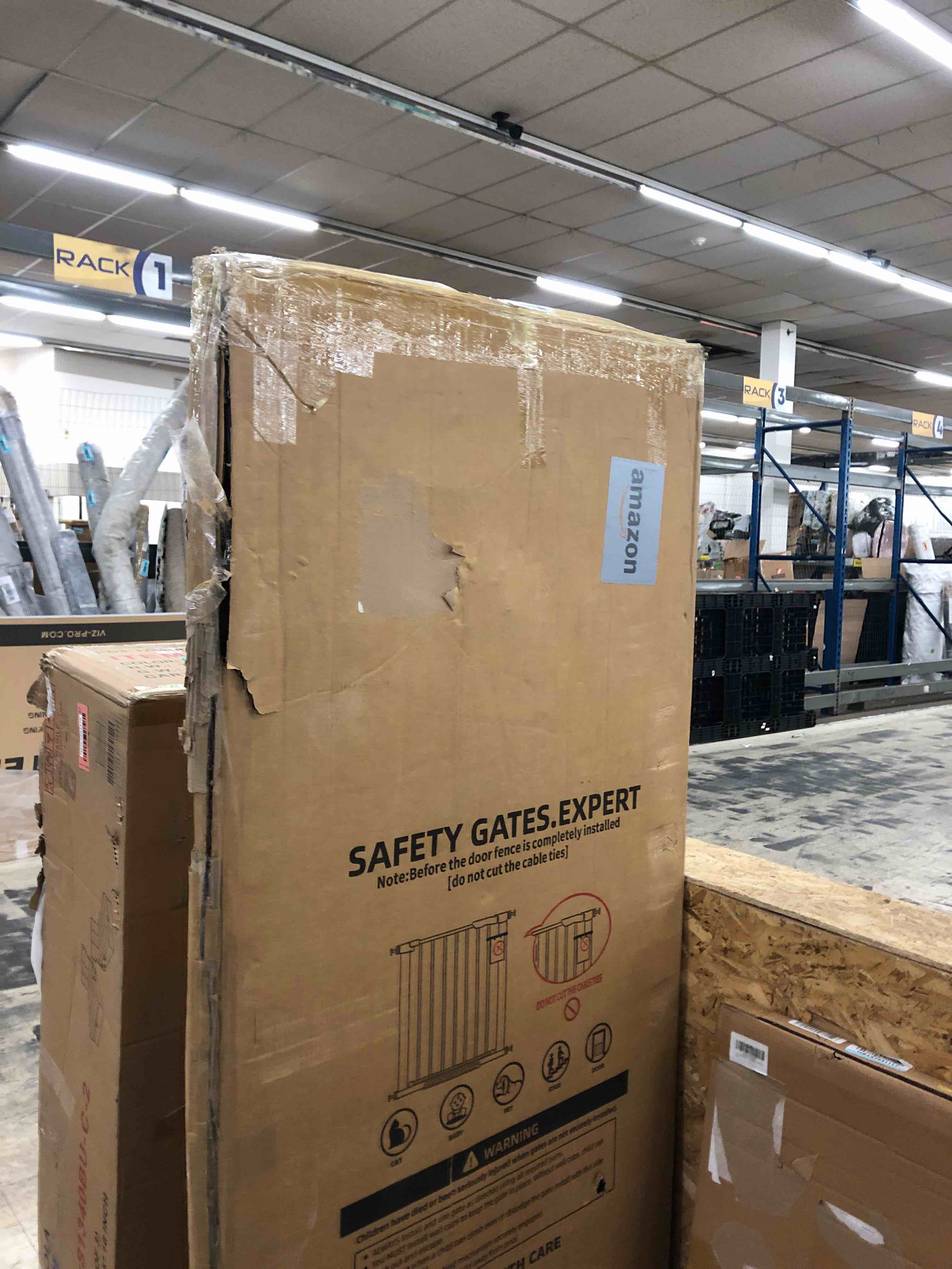 https://s3.amazonaws.com/lotting-images-prod/phillipi/RED5593380_1732635922592.jpeg