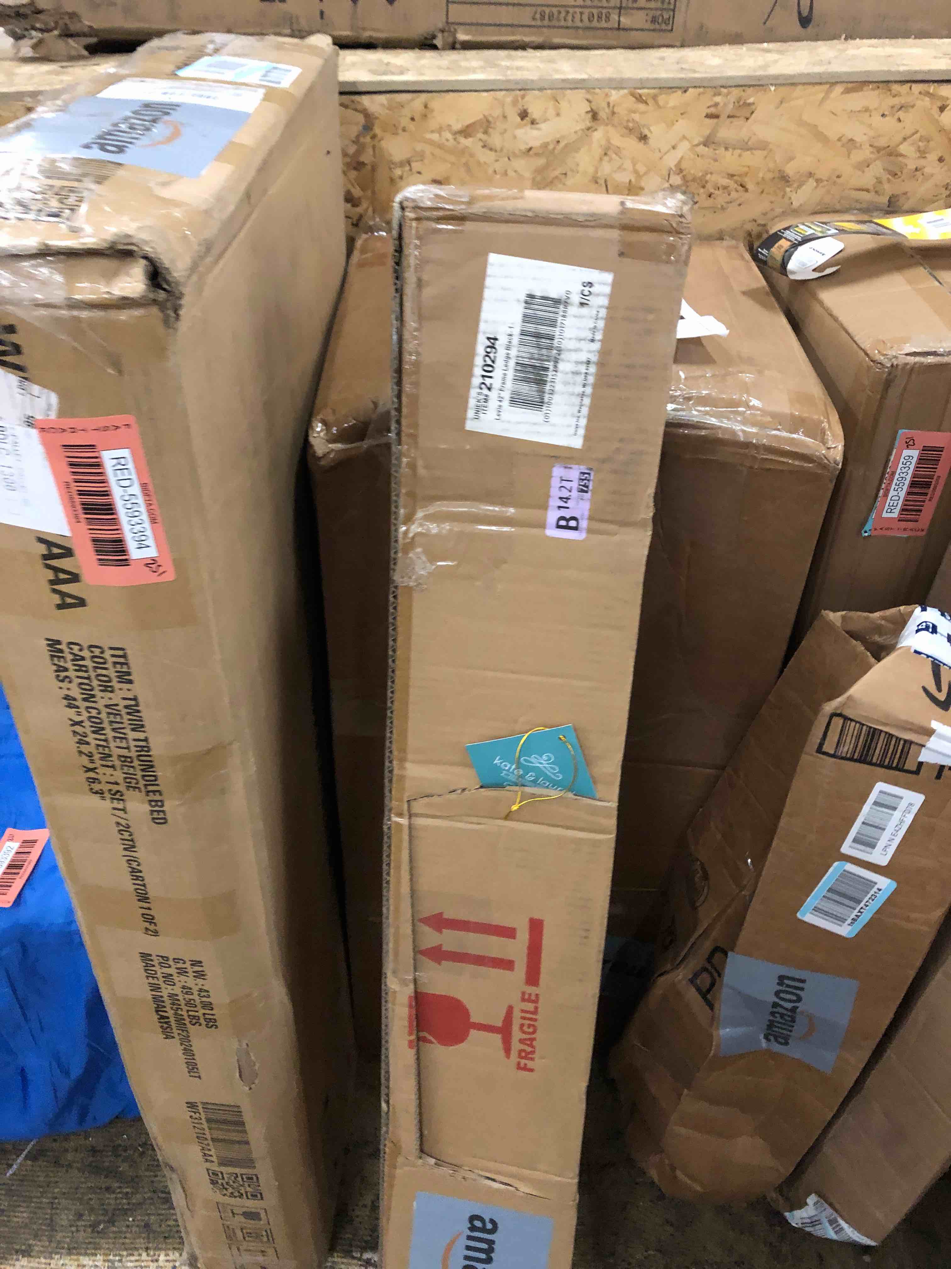 https://s3.amazonaws.com/lotting-images-prod/phillipi/RED5593396_1732636513125.jpeg
