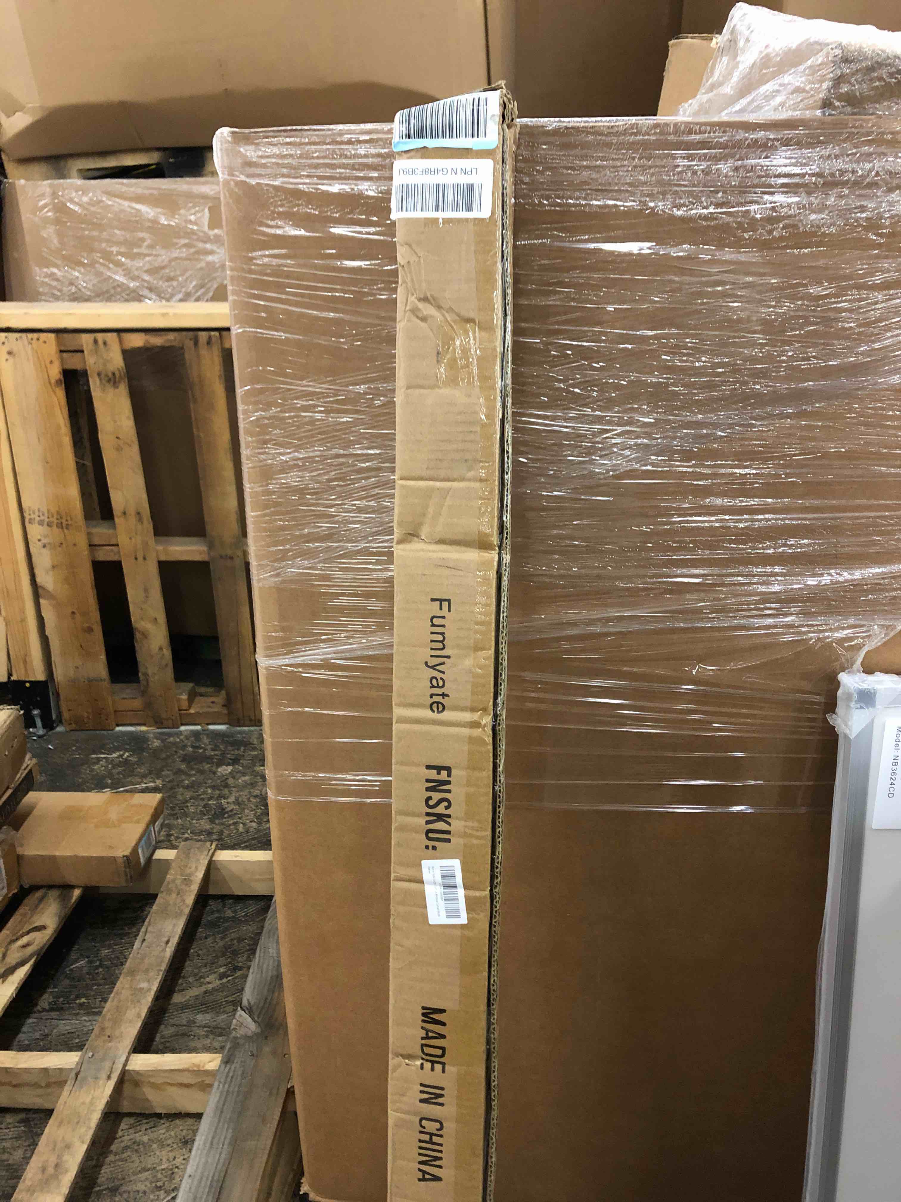 https://s3.amazonaws.com/lotting-images-prod/phillipi/RED5593565_1733163872369.jpeg