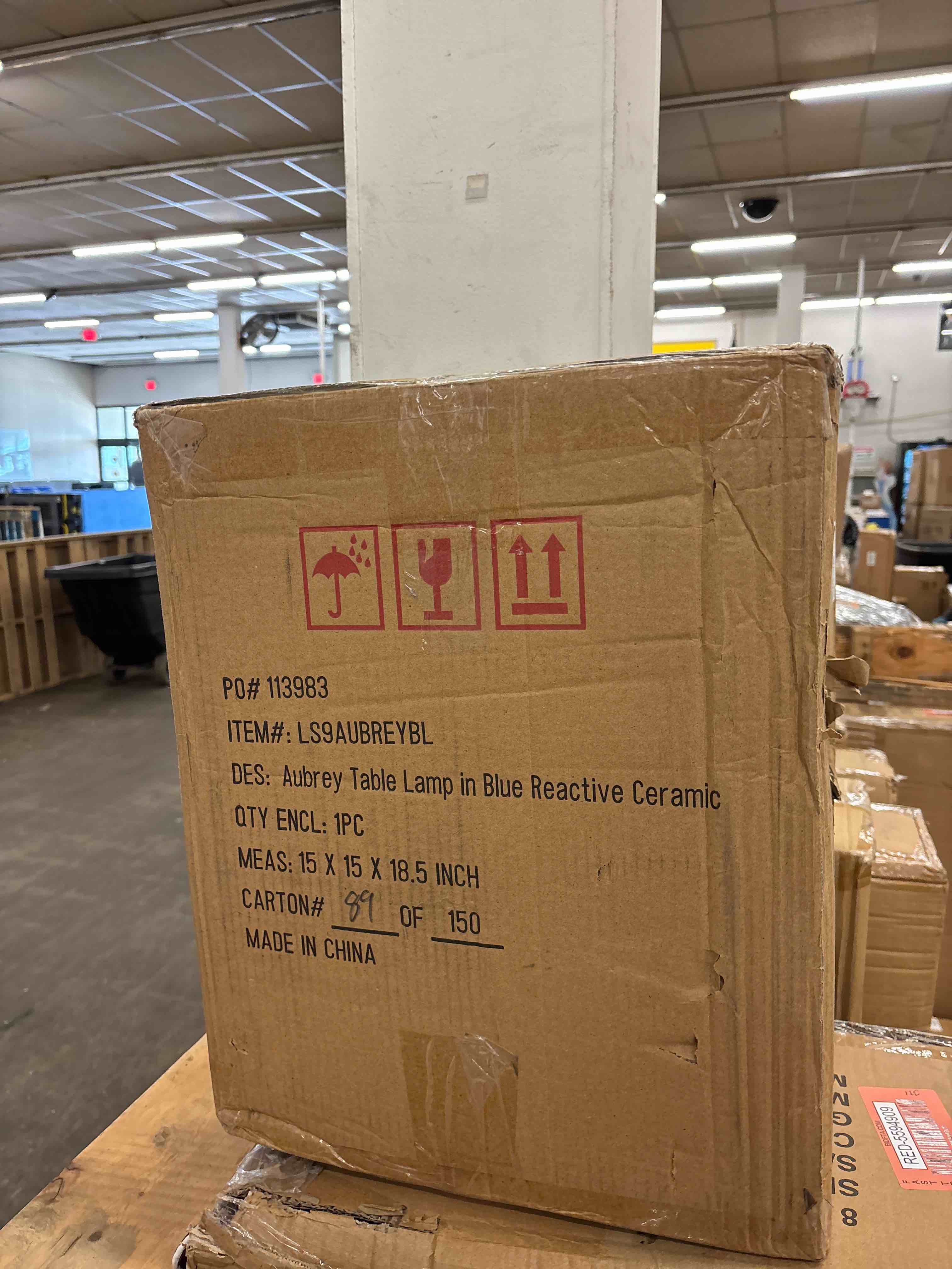 https://s3.amazonaws.com/lotting-images-prod/phillipi/RED5594910_1741709187294.jpeg