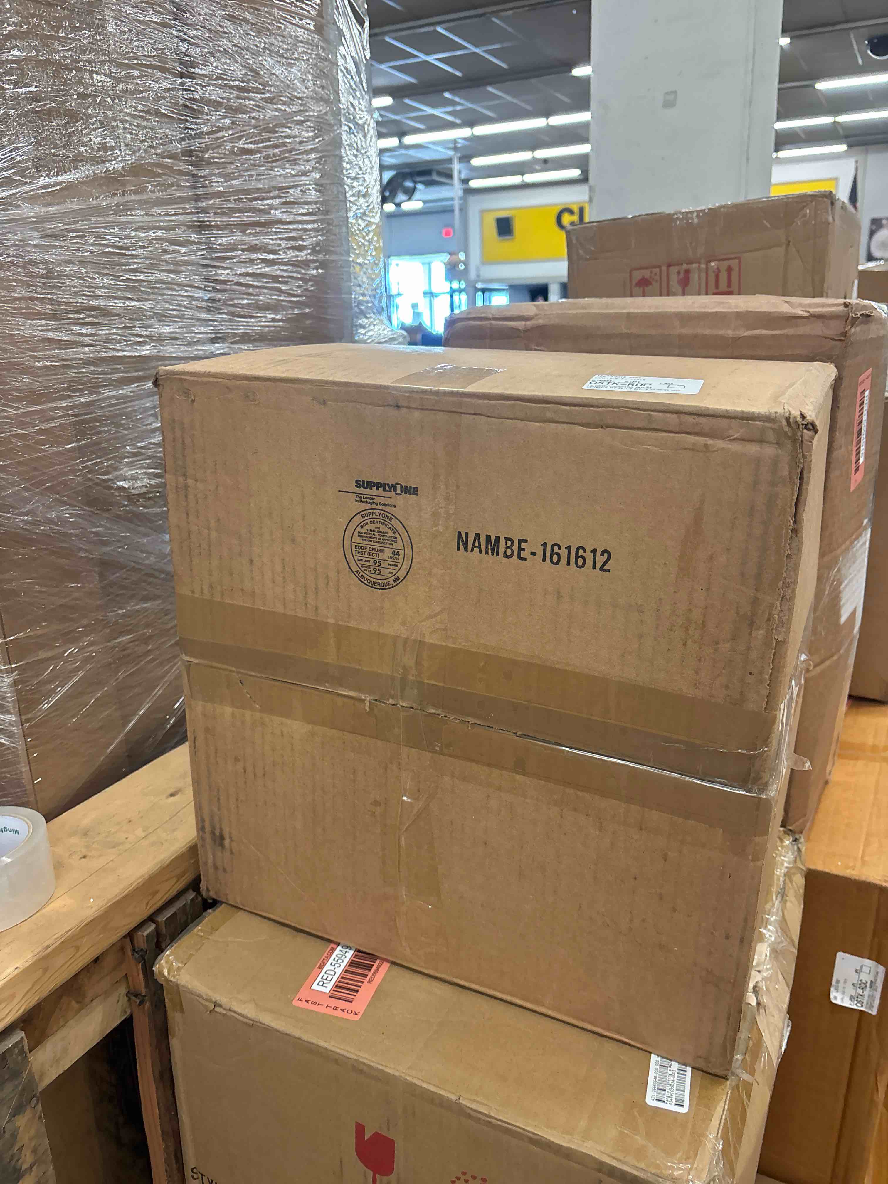 https://s3.amazonaws.com/lotting-images-prod/phillipi/RED5594925_1741711488561.jpeg