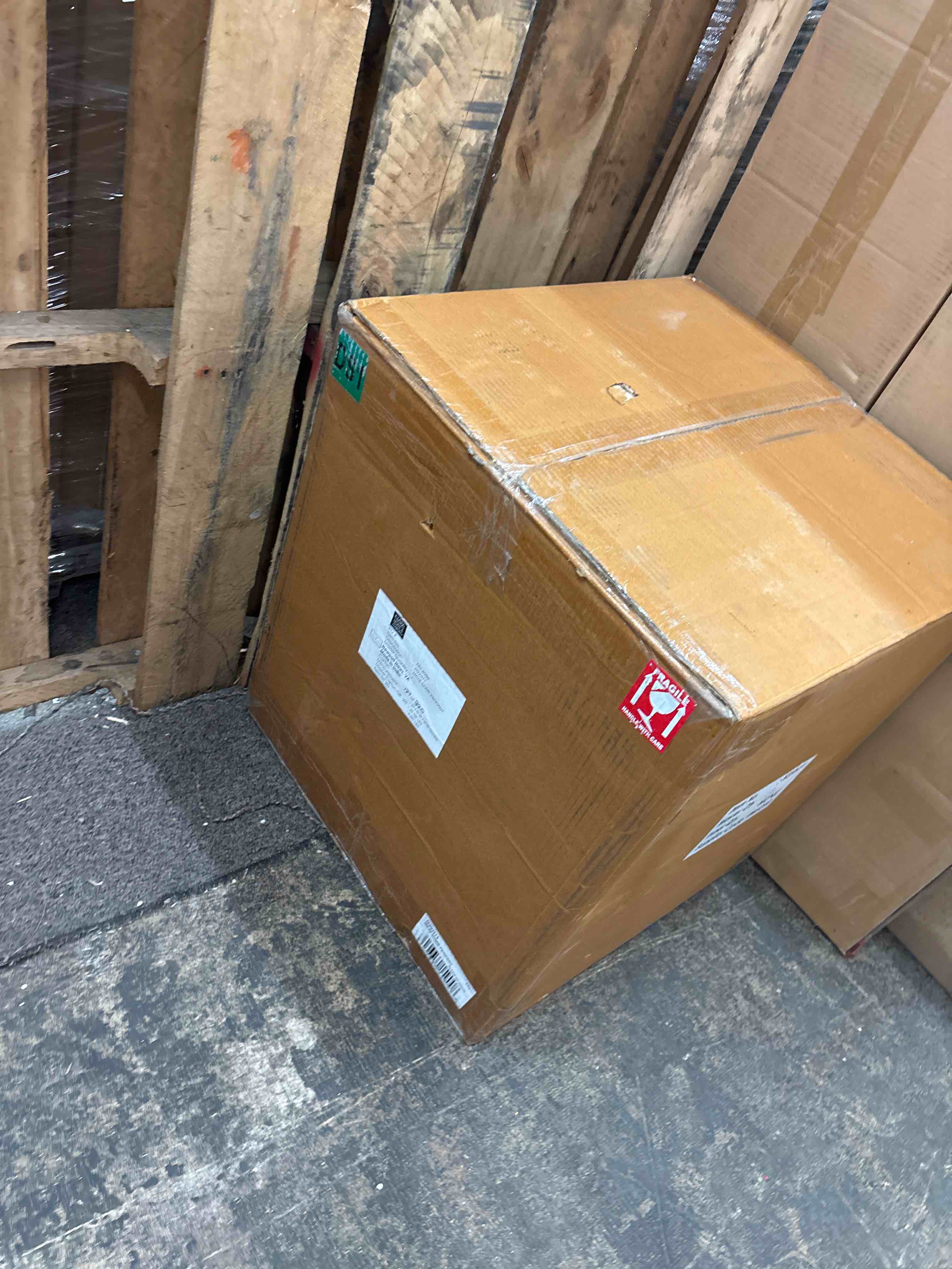 https://s3.amazonaws.com/lotting-images-prod/phillipi/RED5594952_1741719669287.jpeg