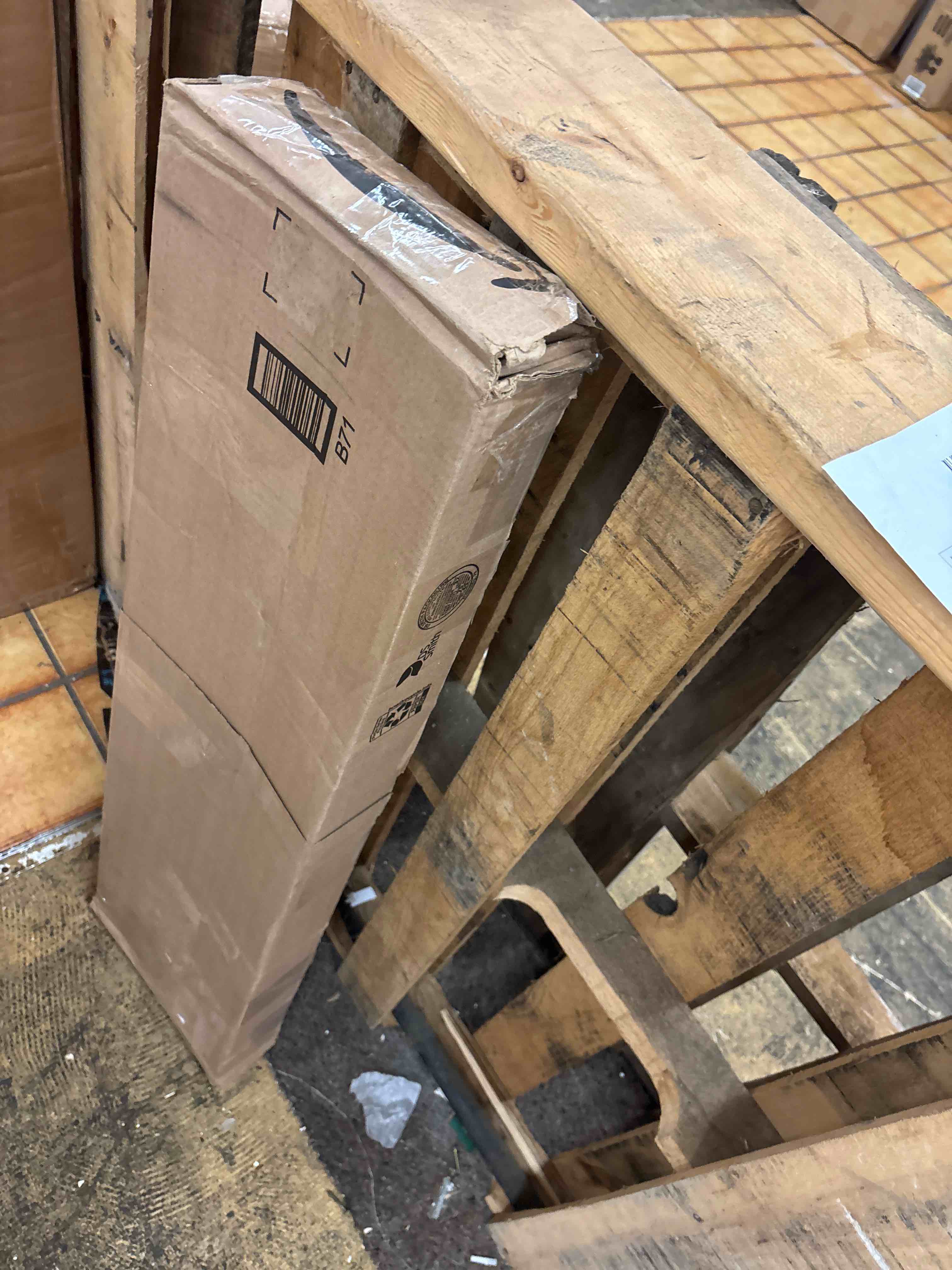 https://s3.amazonaws.com/lotting-images-prod/phillipi/RED5595784_1734581745077.jpeg