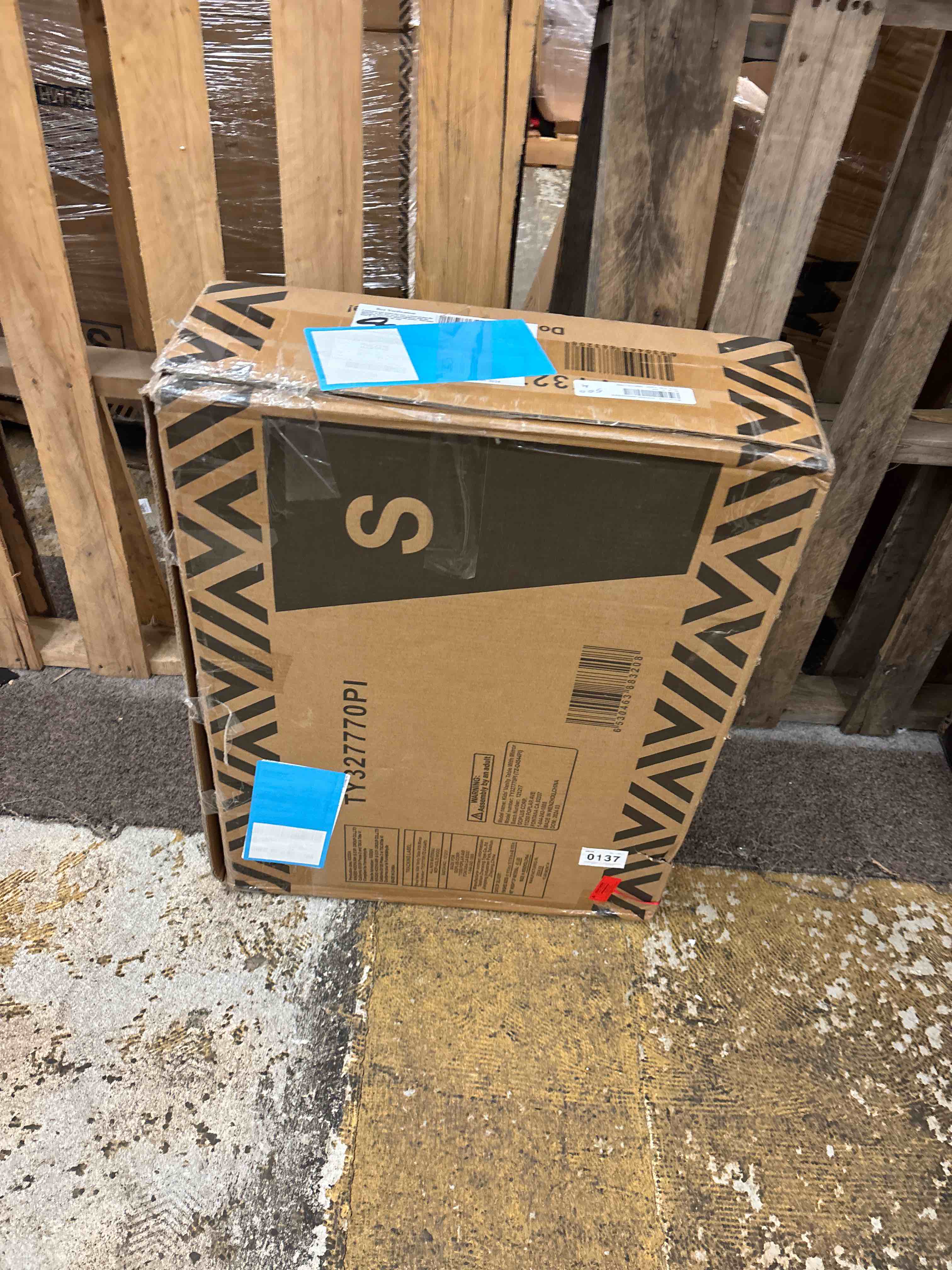 https://s3.amazonaws.com/lotting-images-prod/phillipi/RED5595819_1735246716078.jpeg