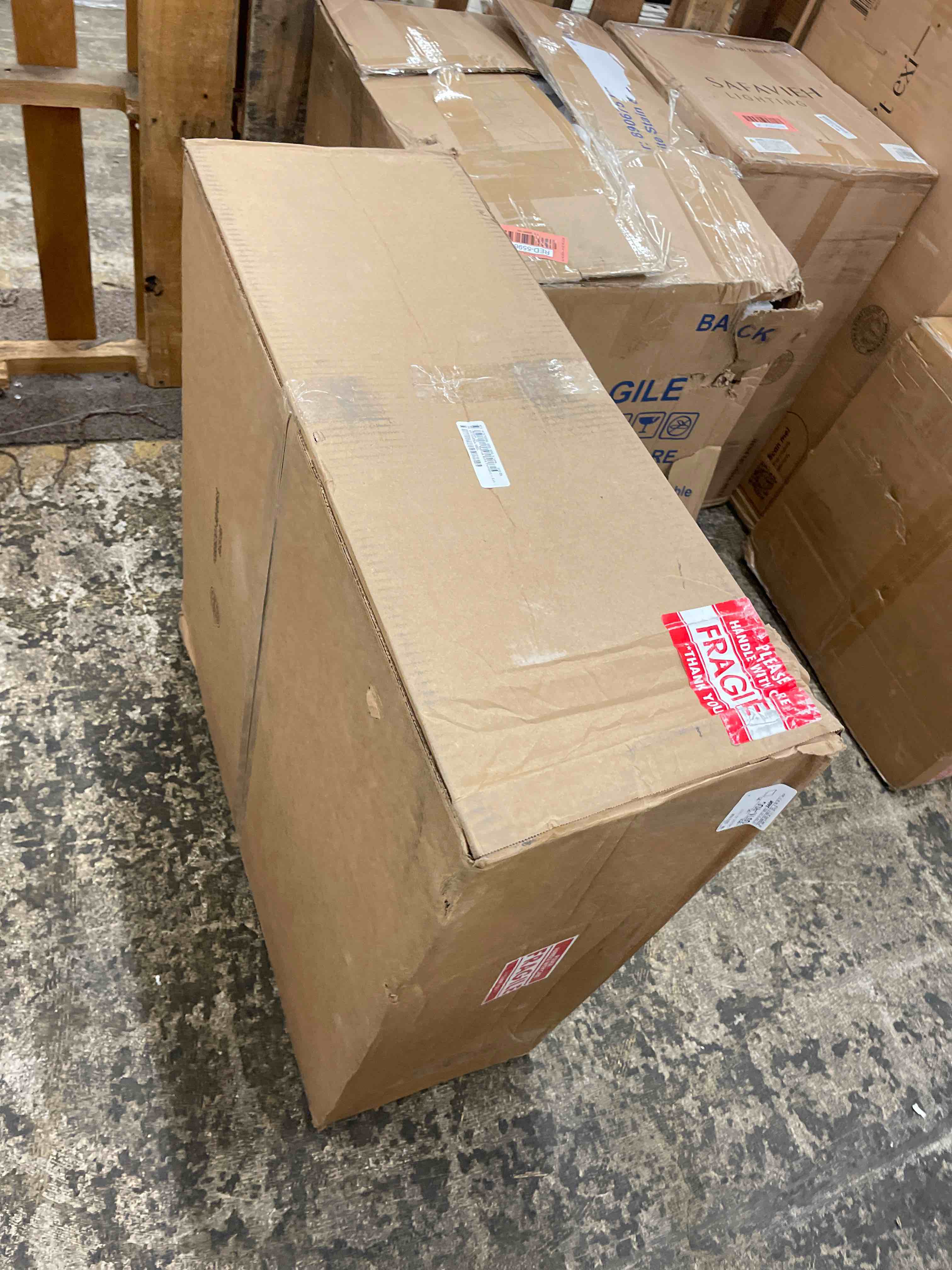 https://s3.amazonaws.com/lotting-images-prod/phillipi/RED5596194_1736464815927.jpeg