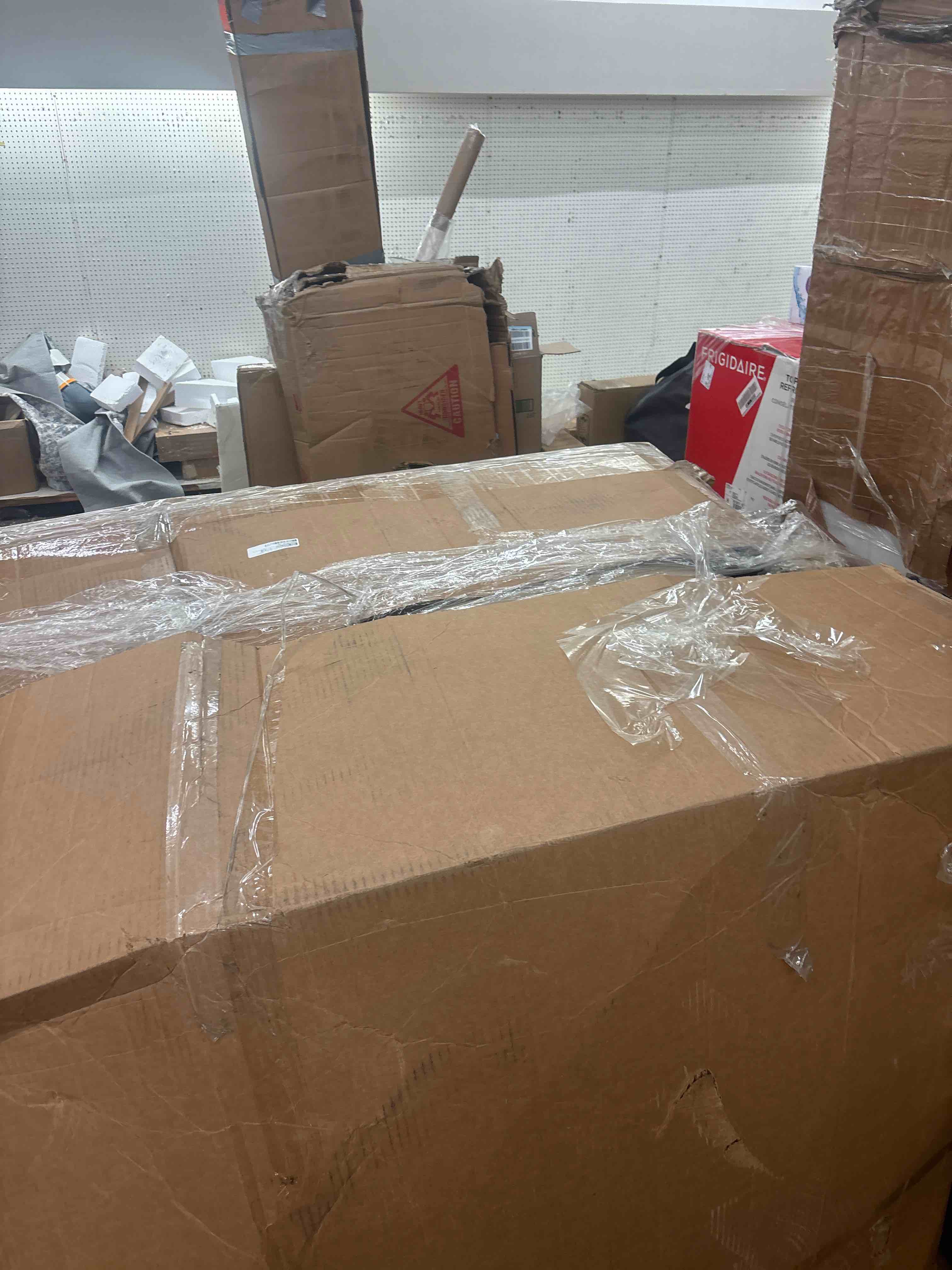 https://s3.amazonaws.com/lotting-images-prod/phillipi/RED5596548_1738189403760.jpeg