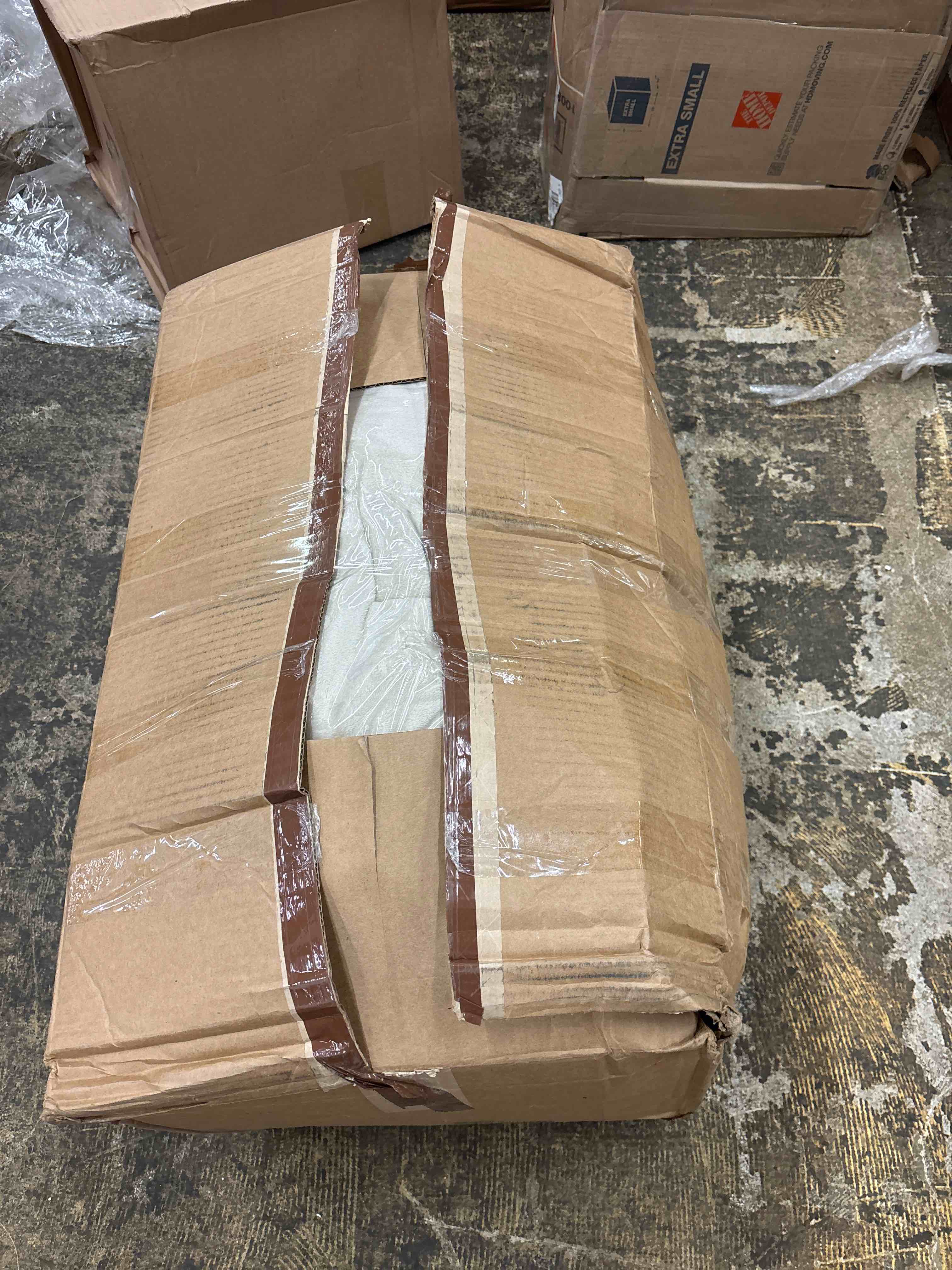 https://s3.amazonaws.com/lotting-images-prod/phillipi/RED5596555_1738190698227.jpeg