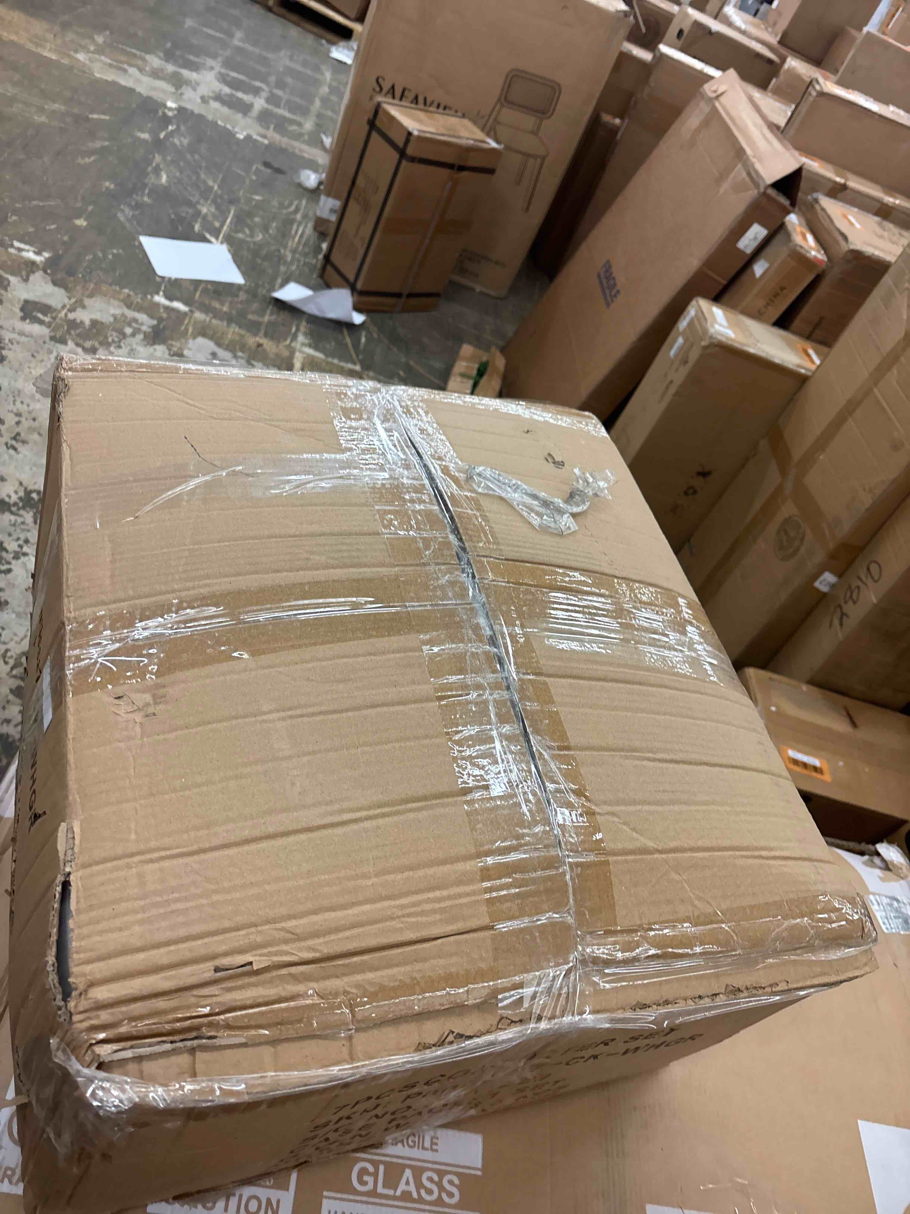 https://s3.amazonaws.com/lotting-images-prod/phillipi/RED5596566_1738192676369.jpeg
